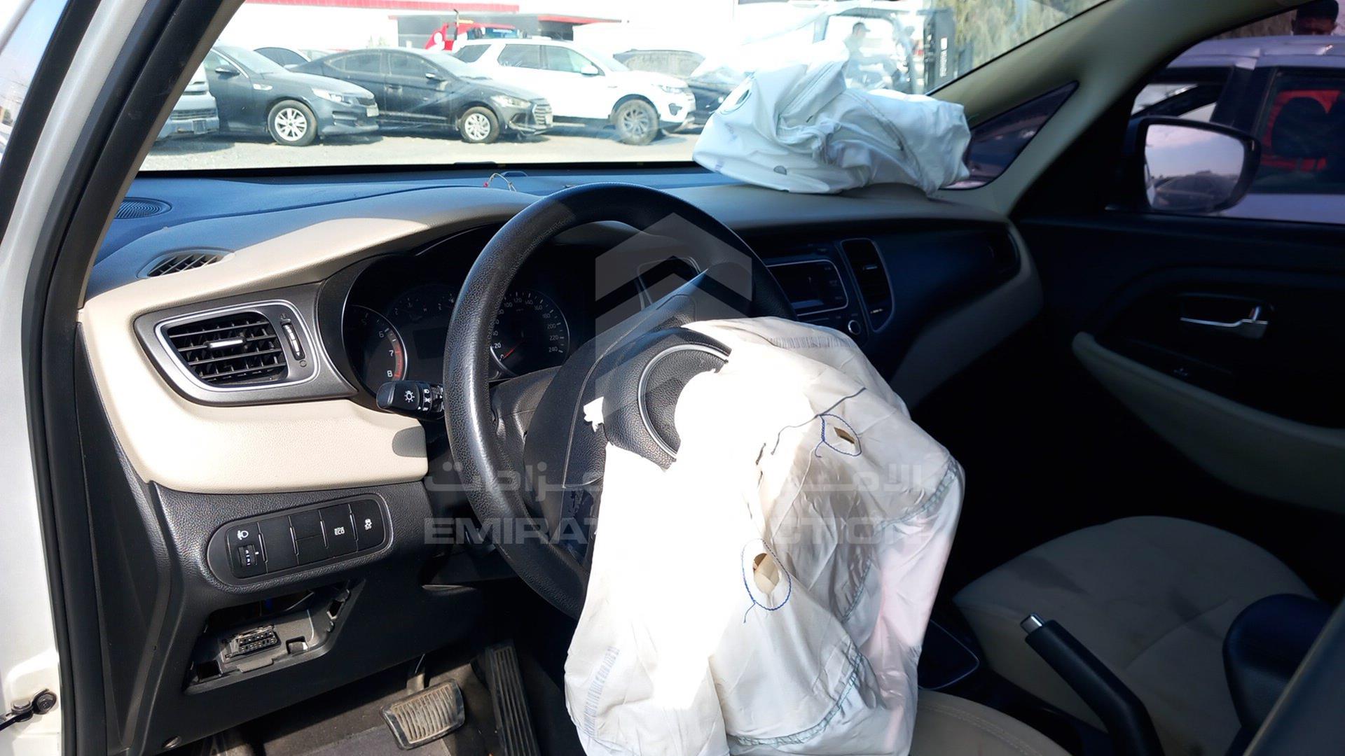 2018 KIA CARENS VIN: KNAHT8111J7187593