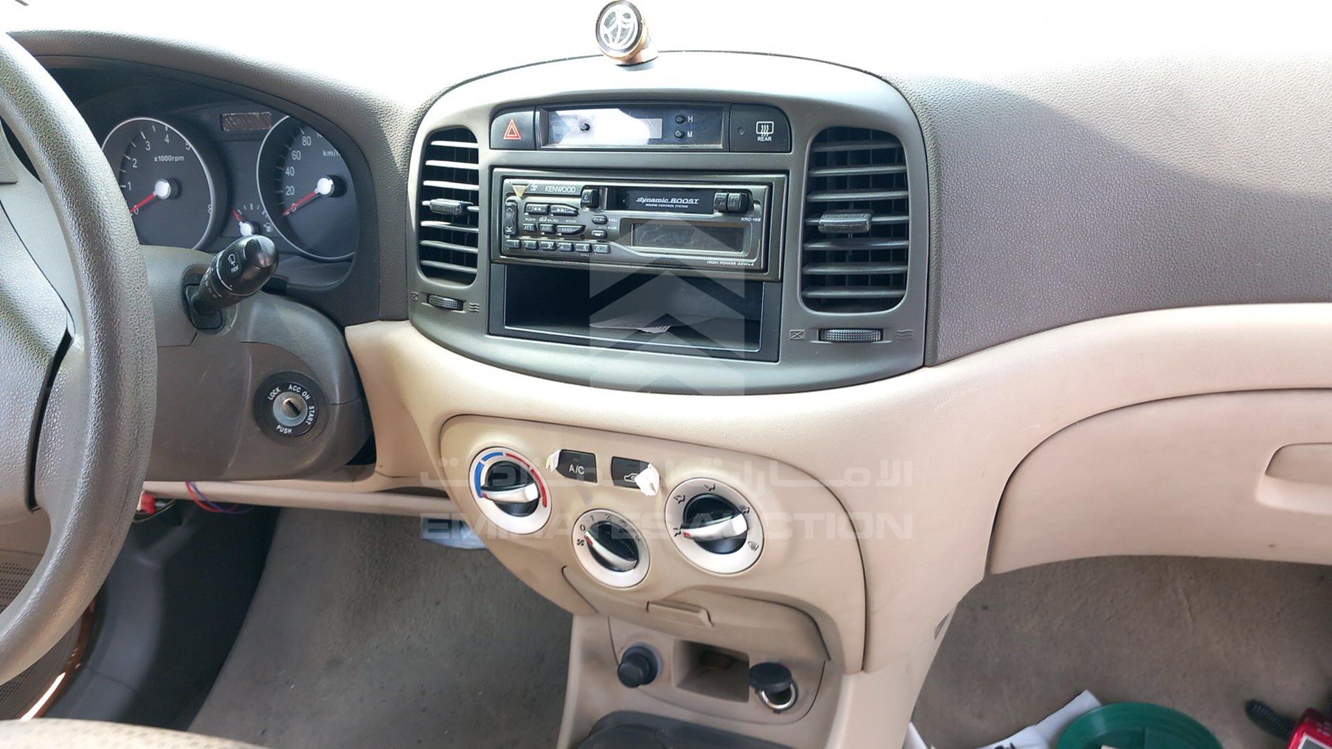 2009 HYUNDAI ACCENT VIN: KMHCM41A09U329458