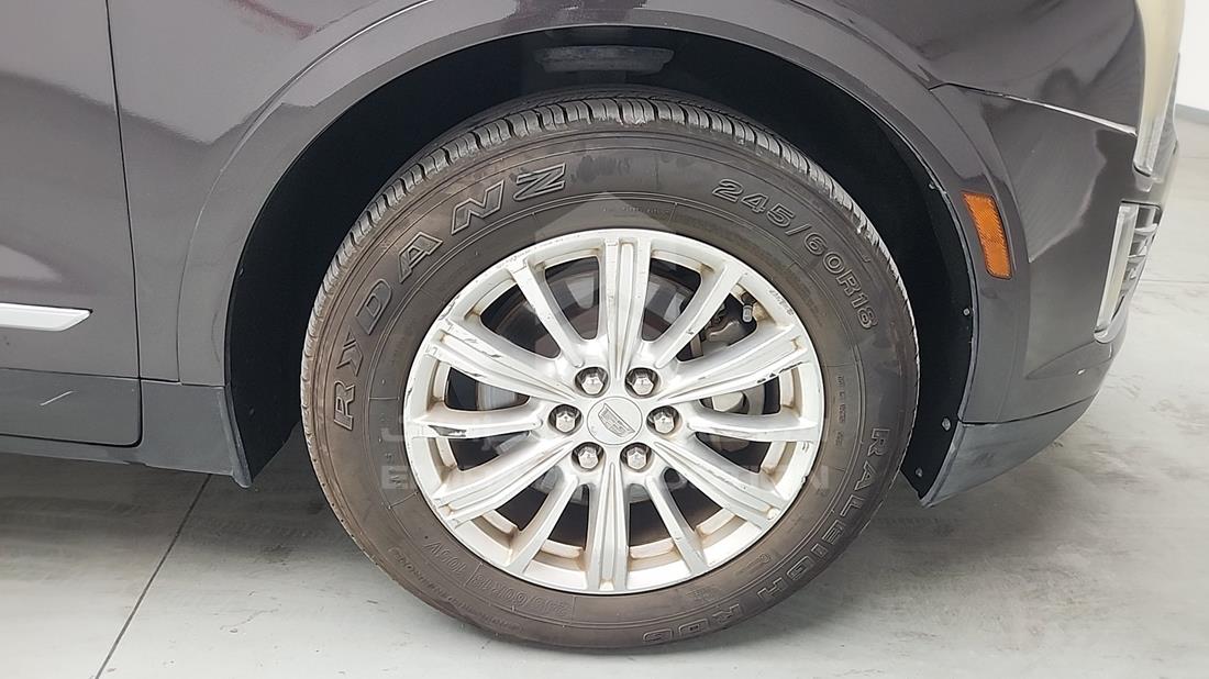 2017 Cadillac XT 5 — Front Right Tyre — Photo 36