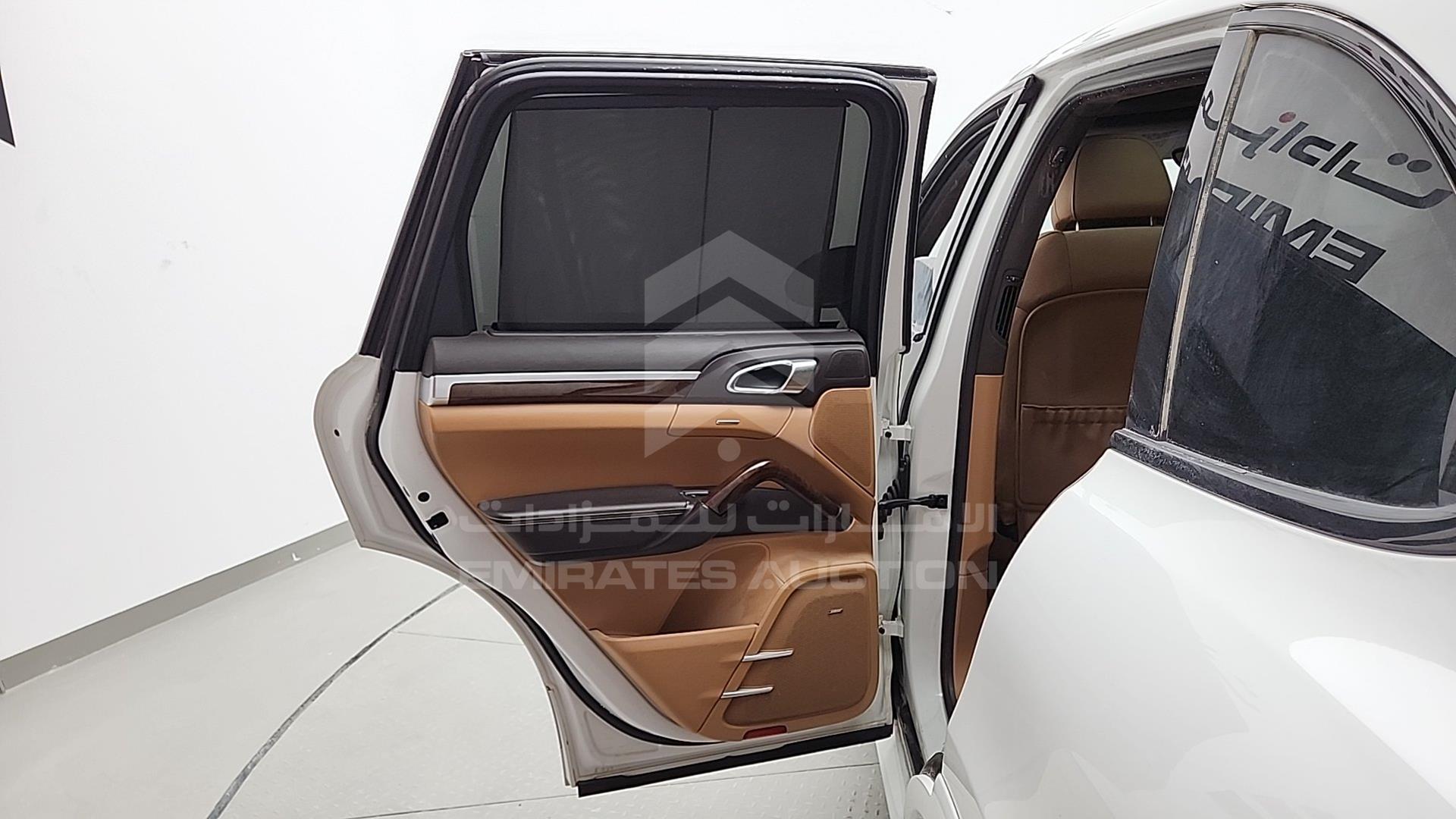 2013 PORSCHE CAYENNE GTS VIN: WP1ZZZ92ZDLA75797