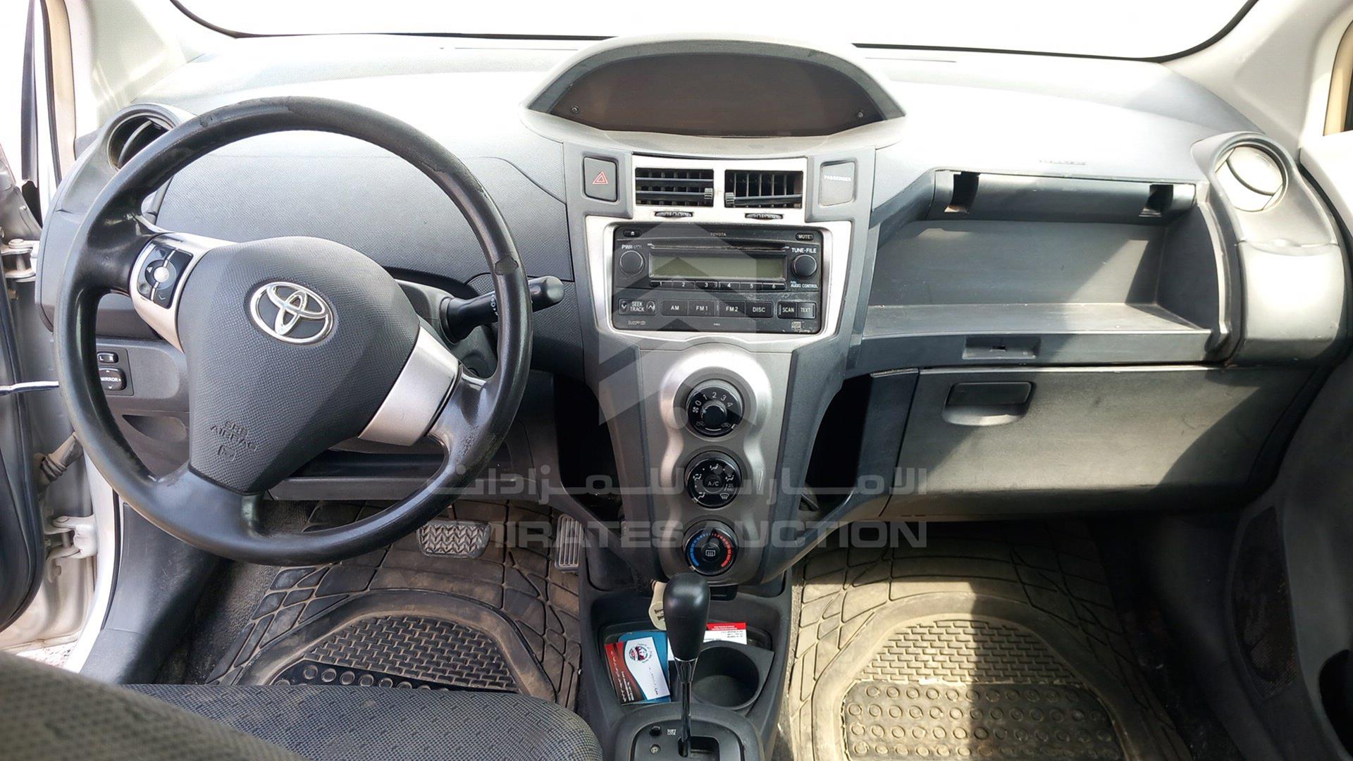 2009 TOYOTA YARIS VIN: JTDKW923795125841