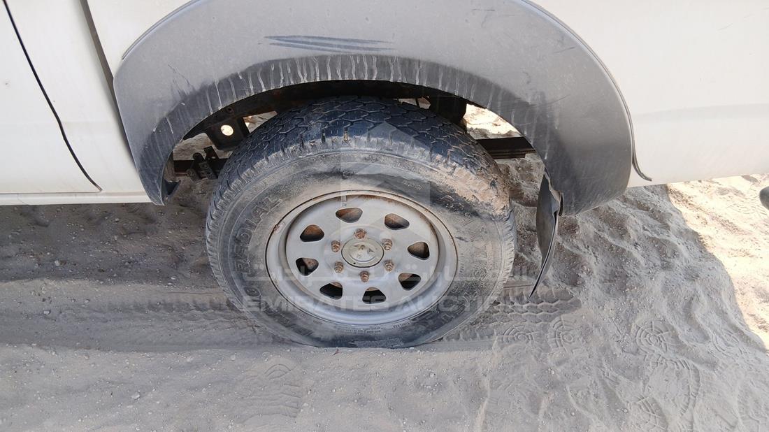 نيسان 2400 2007 — الإطار الخلفي الأيسر — صورة 31