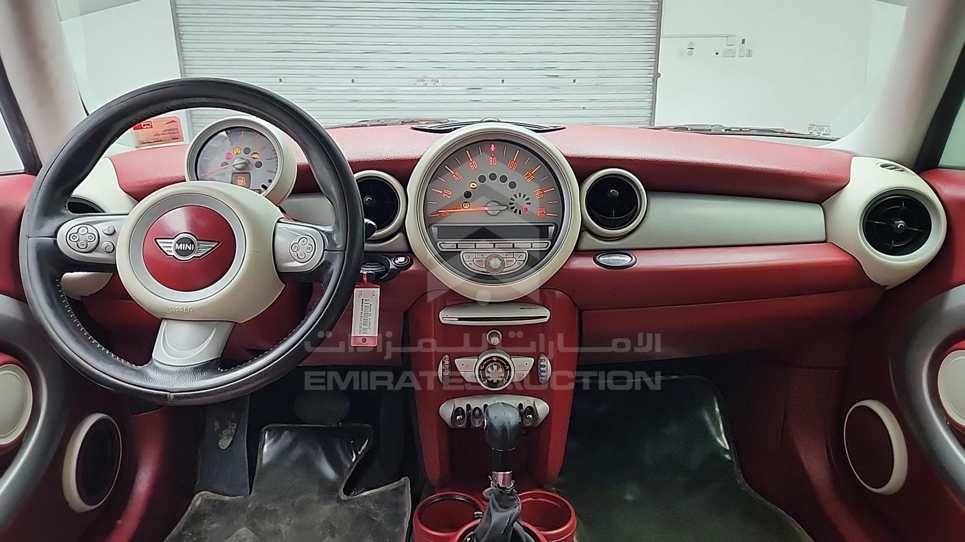 2010 MINI COOPER VIN: WMWMF3C55ATZ25394
