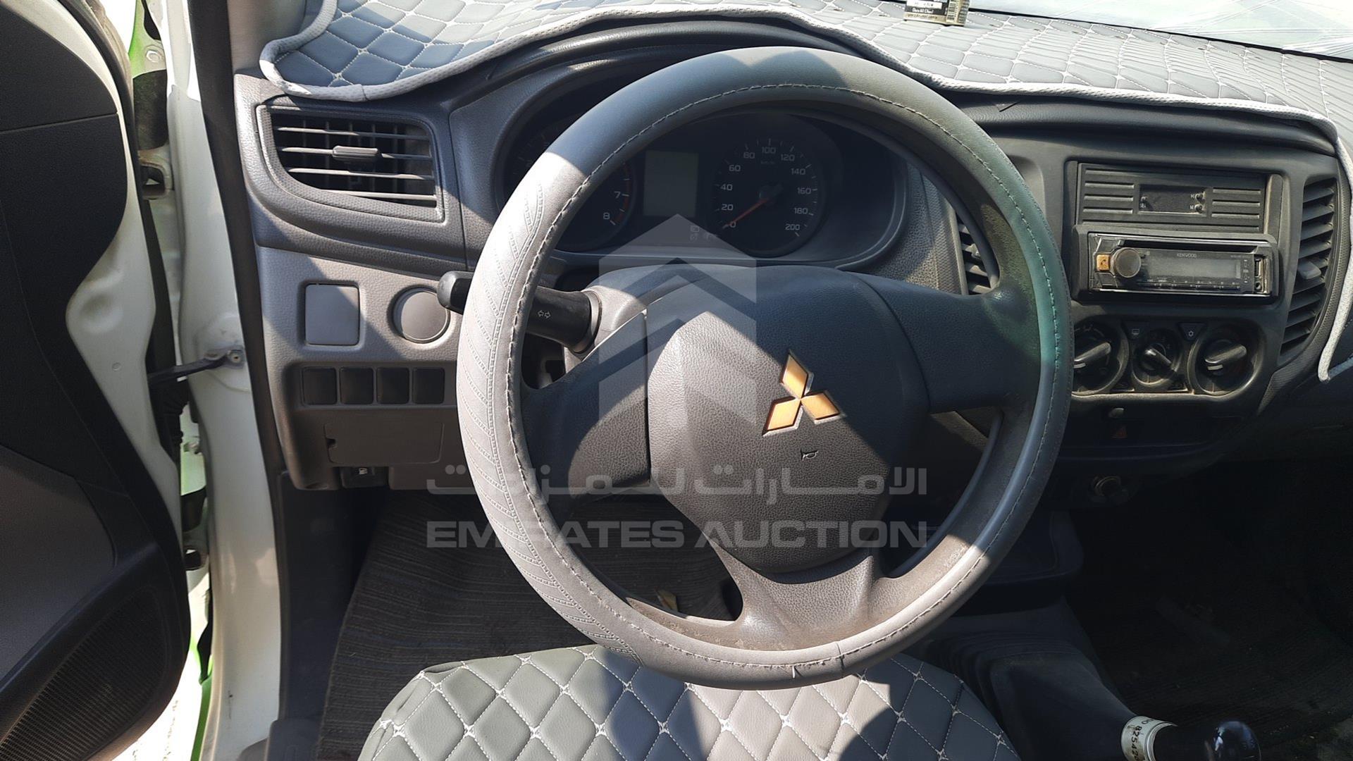 2016 MITSUBISHI L200 VIN: MMBENKJ40GH039273