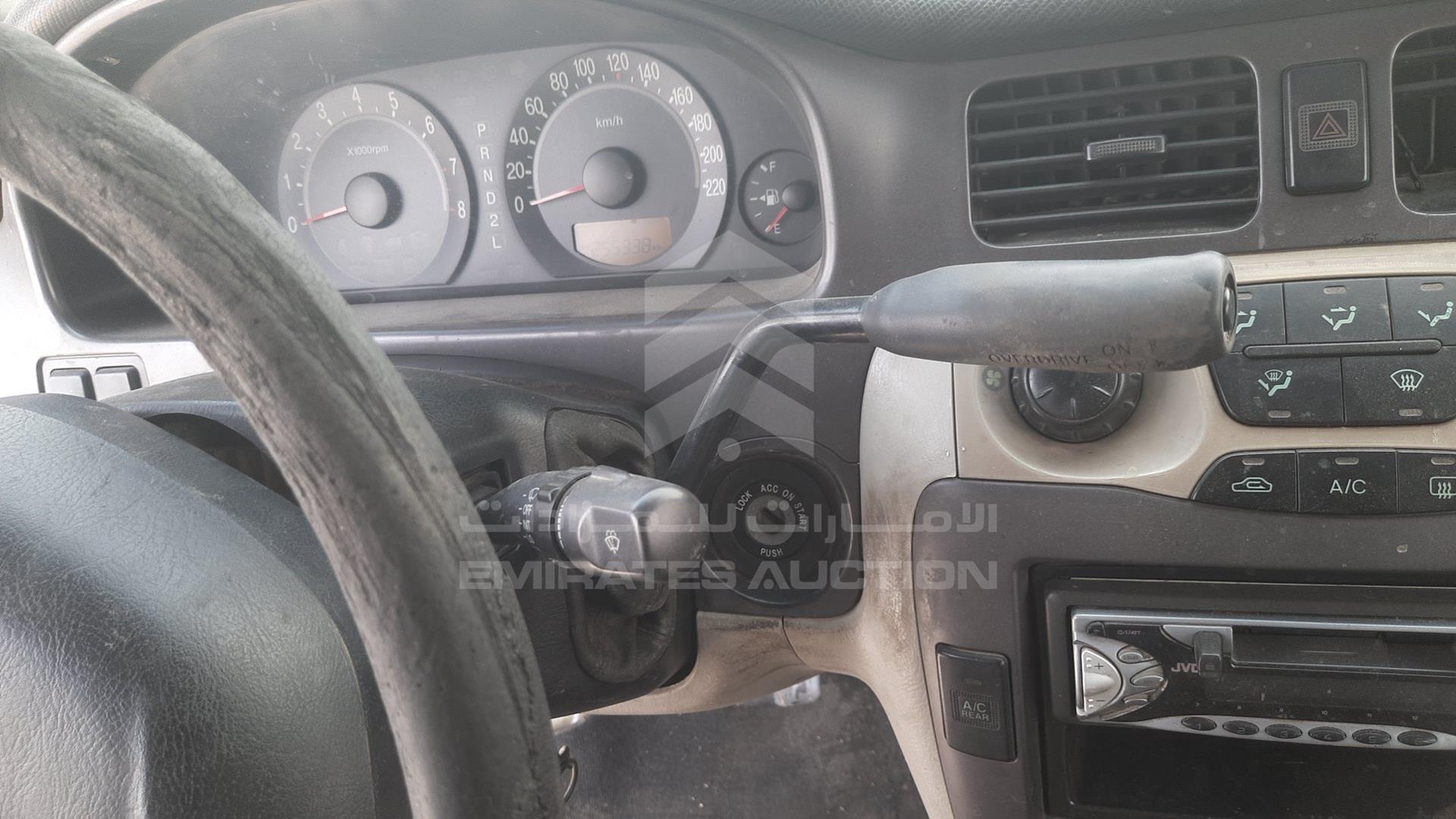 2006 HYUNDAI TRAJET VIN: KMHMG81CX6U277143