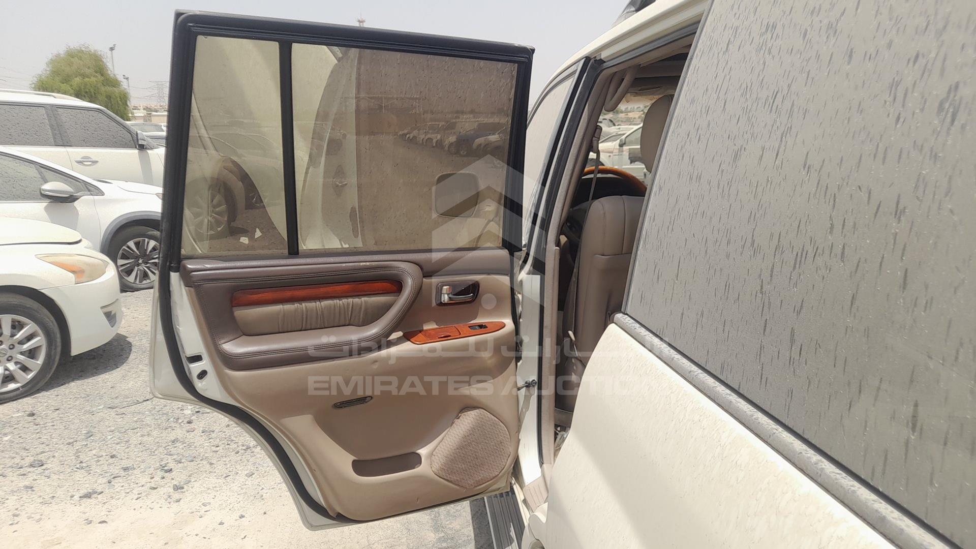 2000 LEXUS LX 470 VIN: JT6HT00W5Y0101679