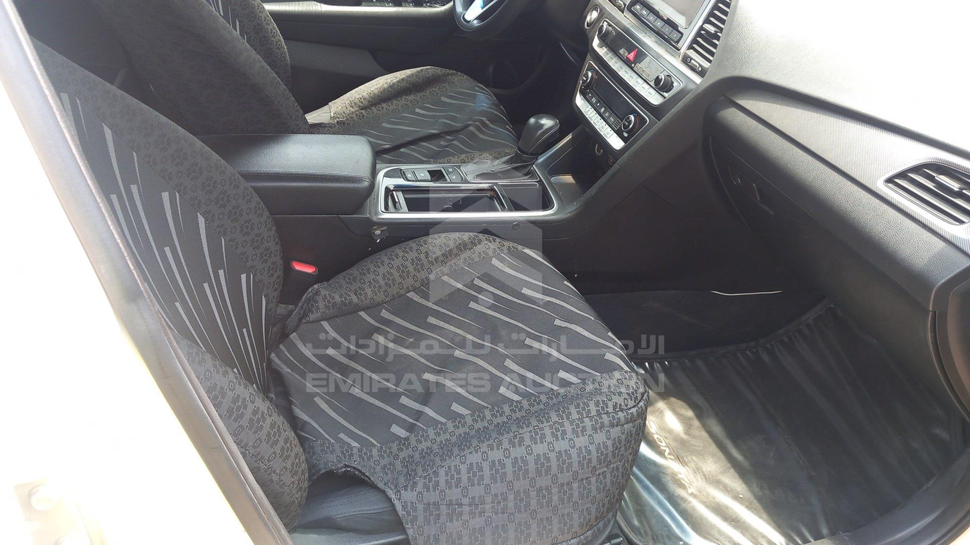 2018 HYUNDAI SONATA VIN: KMHE24137JA082137