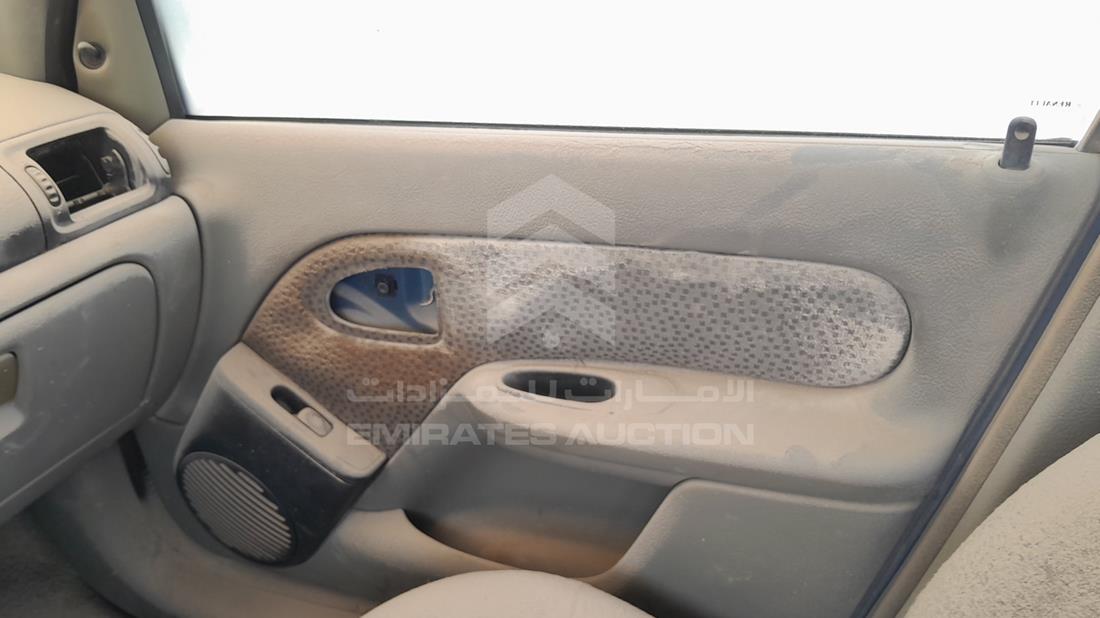 2007 Renault Clio — Front Right Door — Photo 24