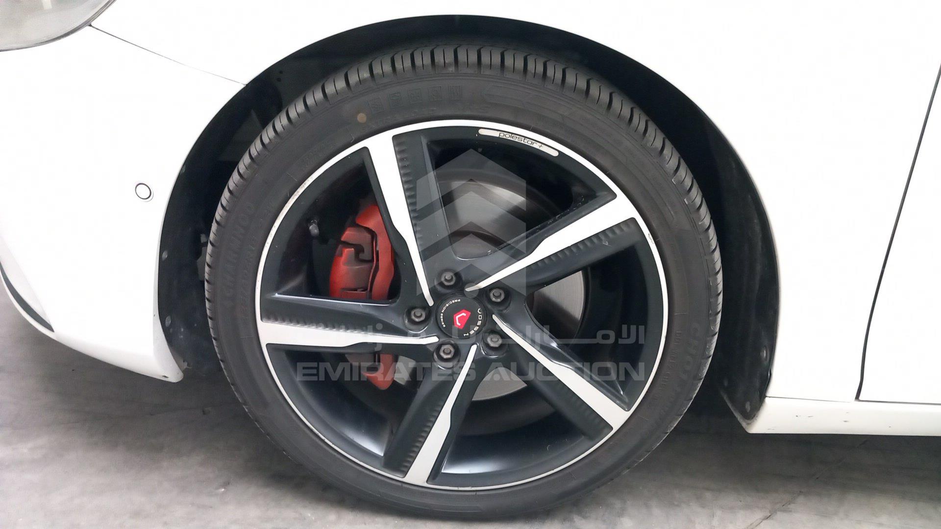 2014 VOLVO V40 VIN: YV1635MV8E2123328