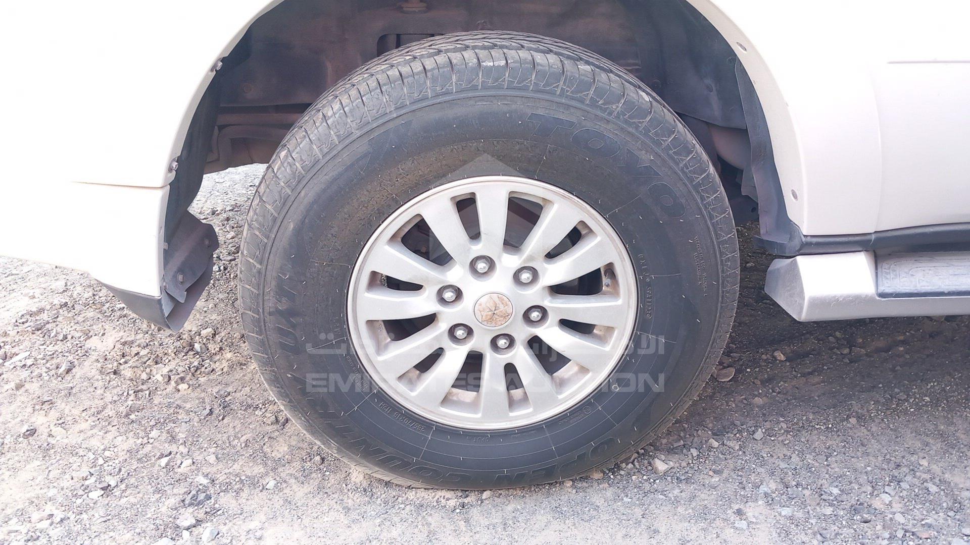 2013 MITSUBISHI PAJERO VIN: JMYLRV95WDJ709578