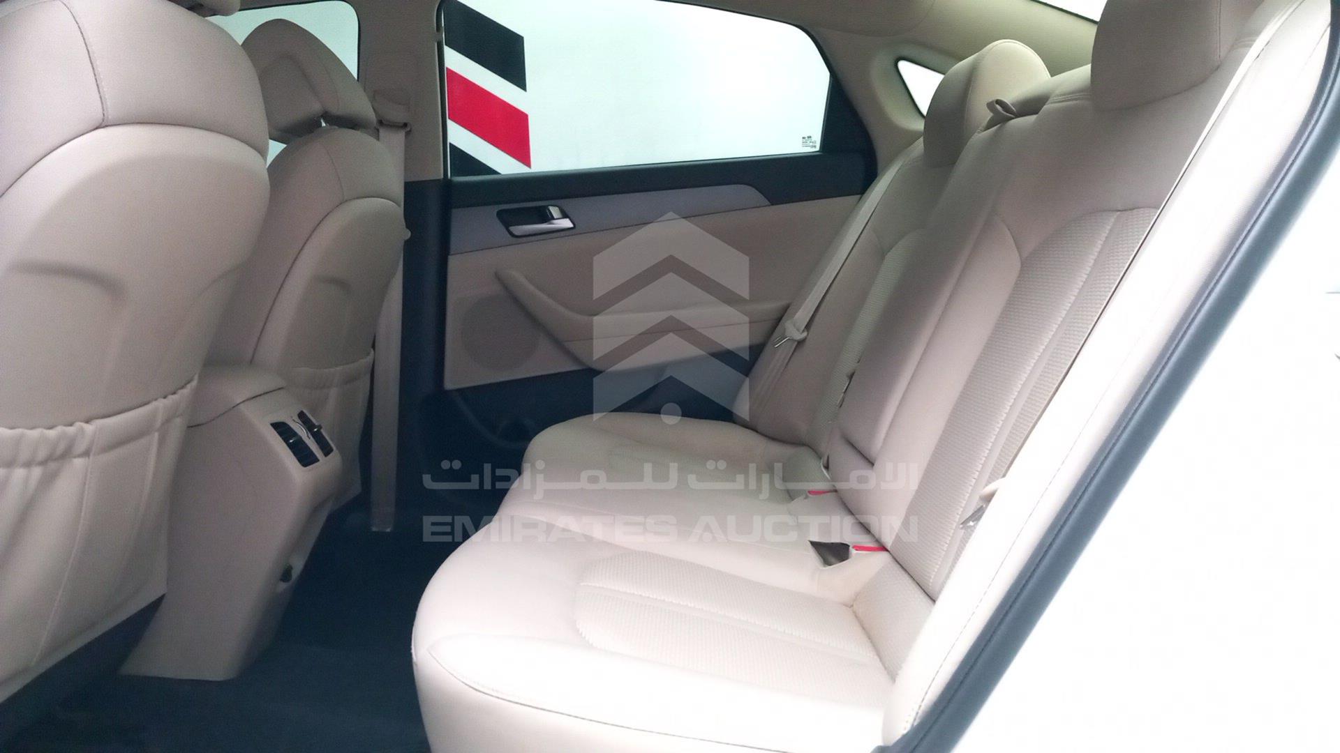 2017 HYUNDAI SONATA VIN: KMHE241G1HA289135