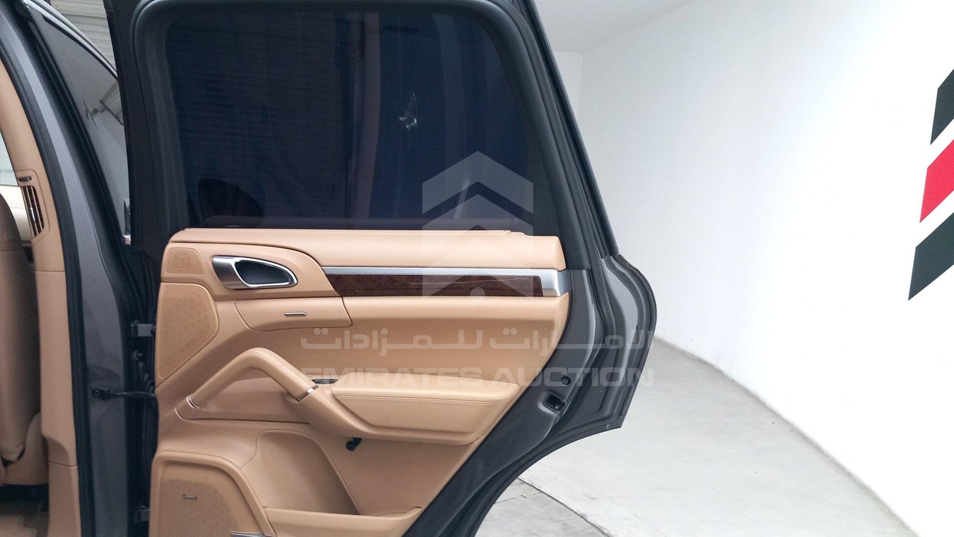 2012 PORSCHE CAYENNE S VIN: WP1ZZZ92ZCLA50158