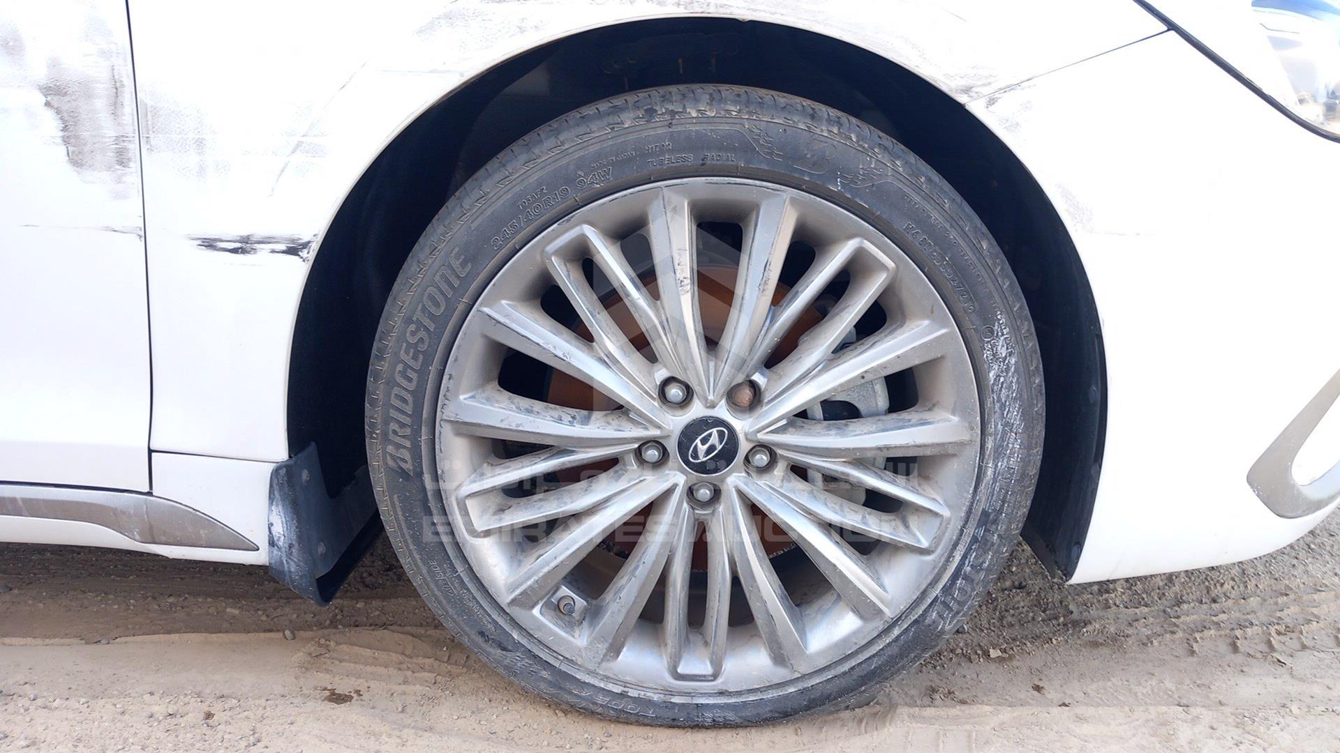 2019 HYUNDAI AZERA VIN: KMHF341F3LA277652