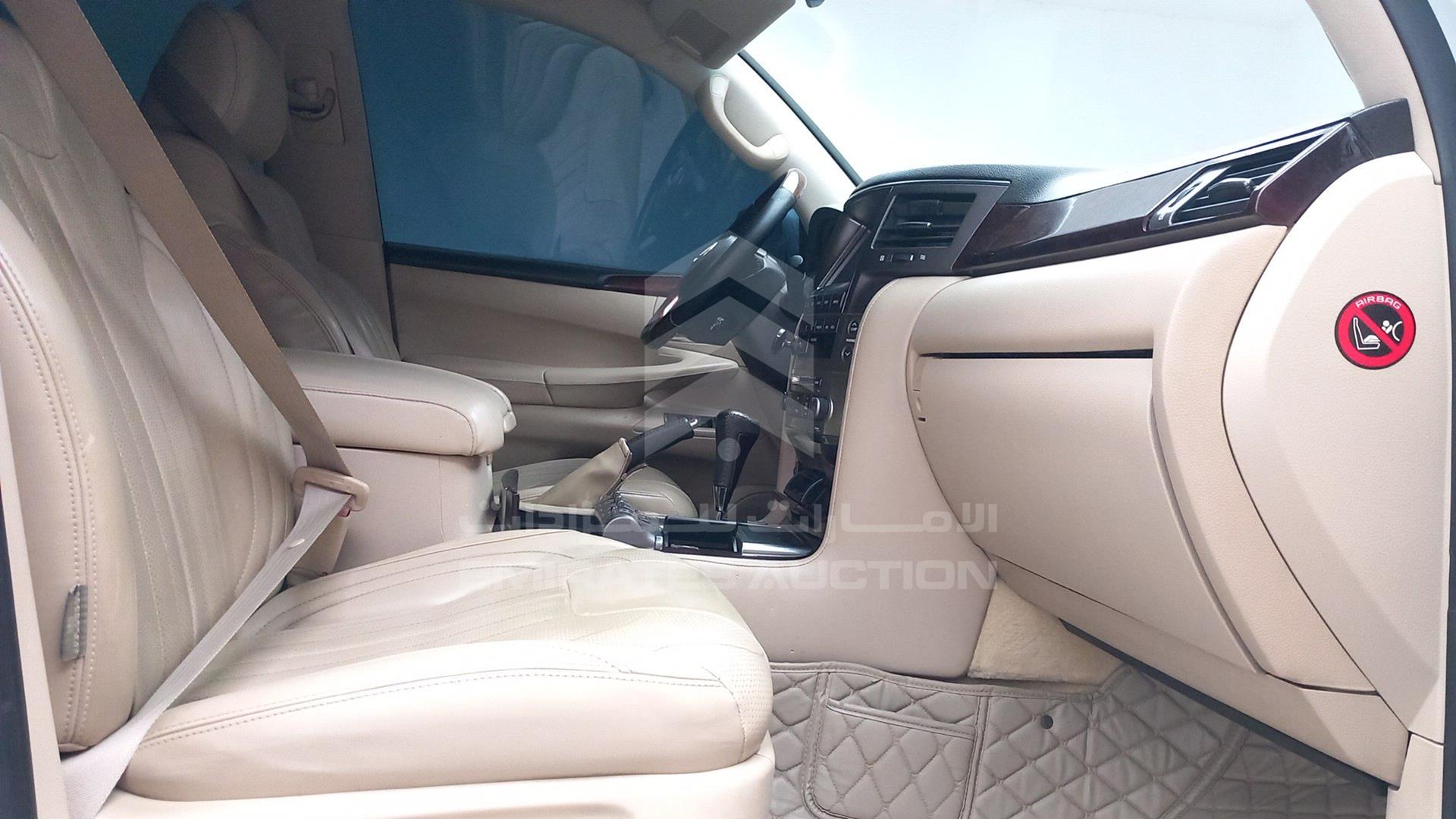 2009 LEXUS LX 570 VIN: JTJHY0OW994015504