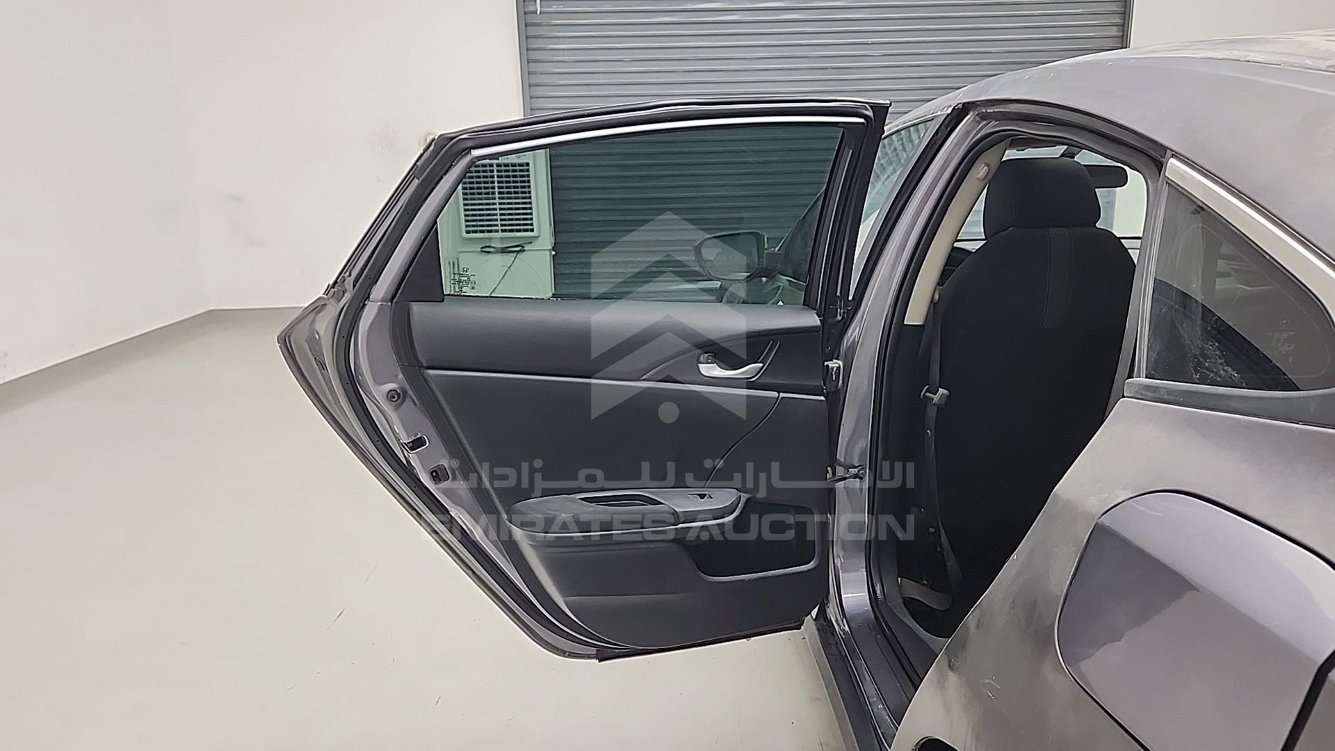 2018 HONDA CIVIC VIN: 2HGFC2F70JH592807