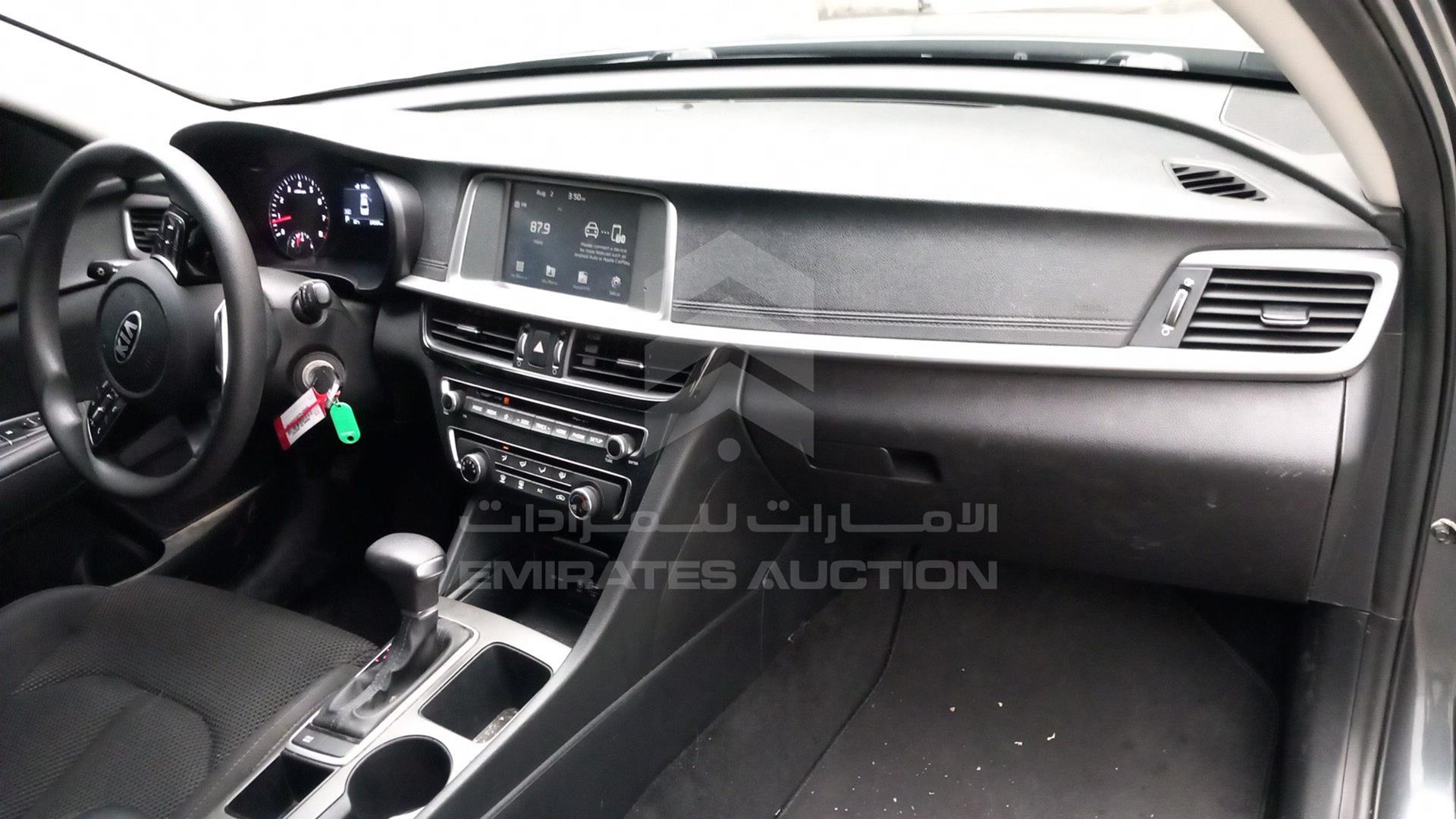 2020 KIA OPTIMA VIN: 5XXGT4L32LG424785