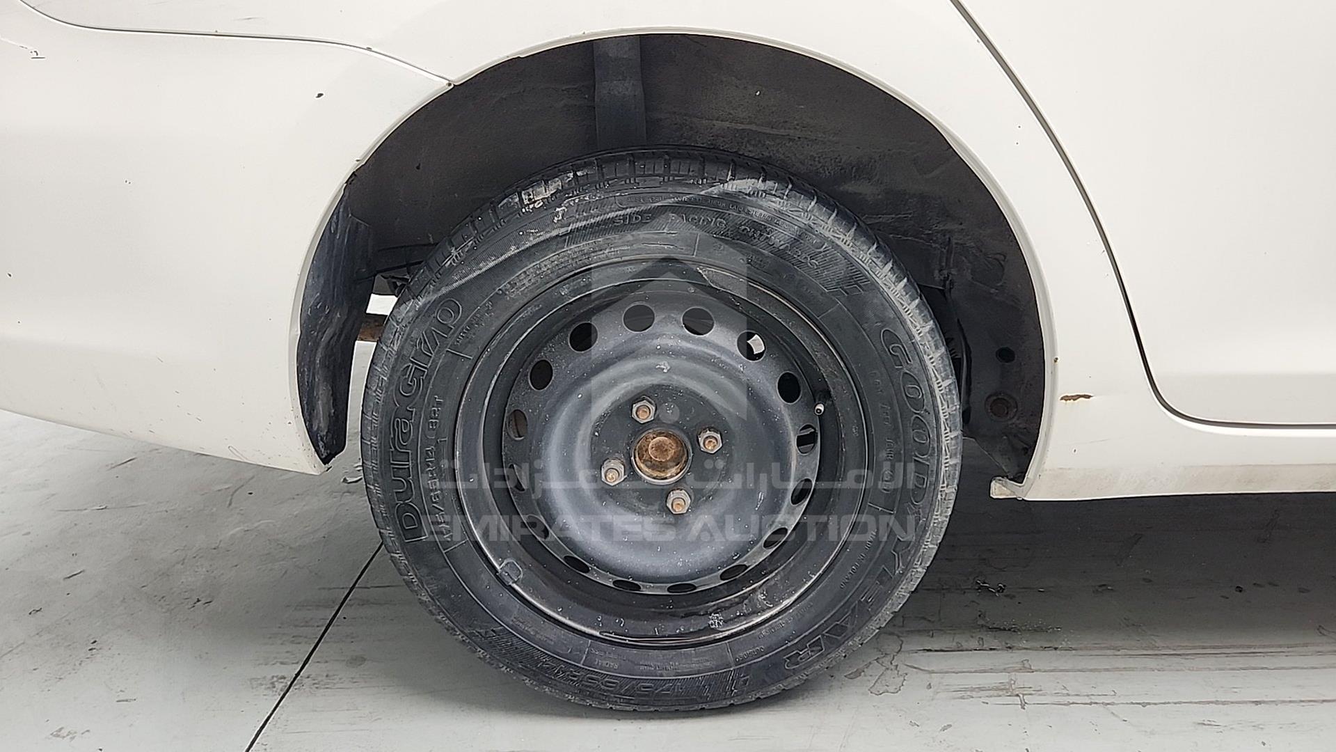 2009 TOYOTA YARIS VIN: JTDBW923194025708
