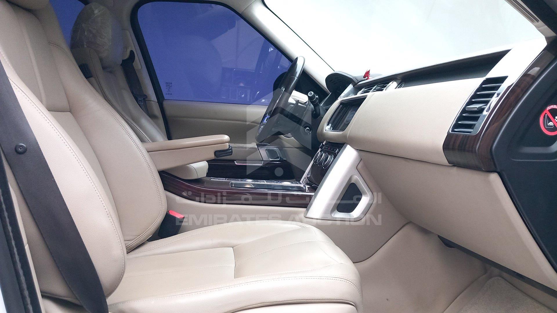 2014 RANGE ROVER VOGUE VIN: SALGA2DF6EA132437
