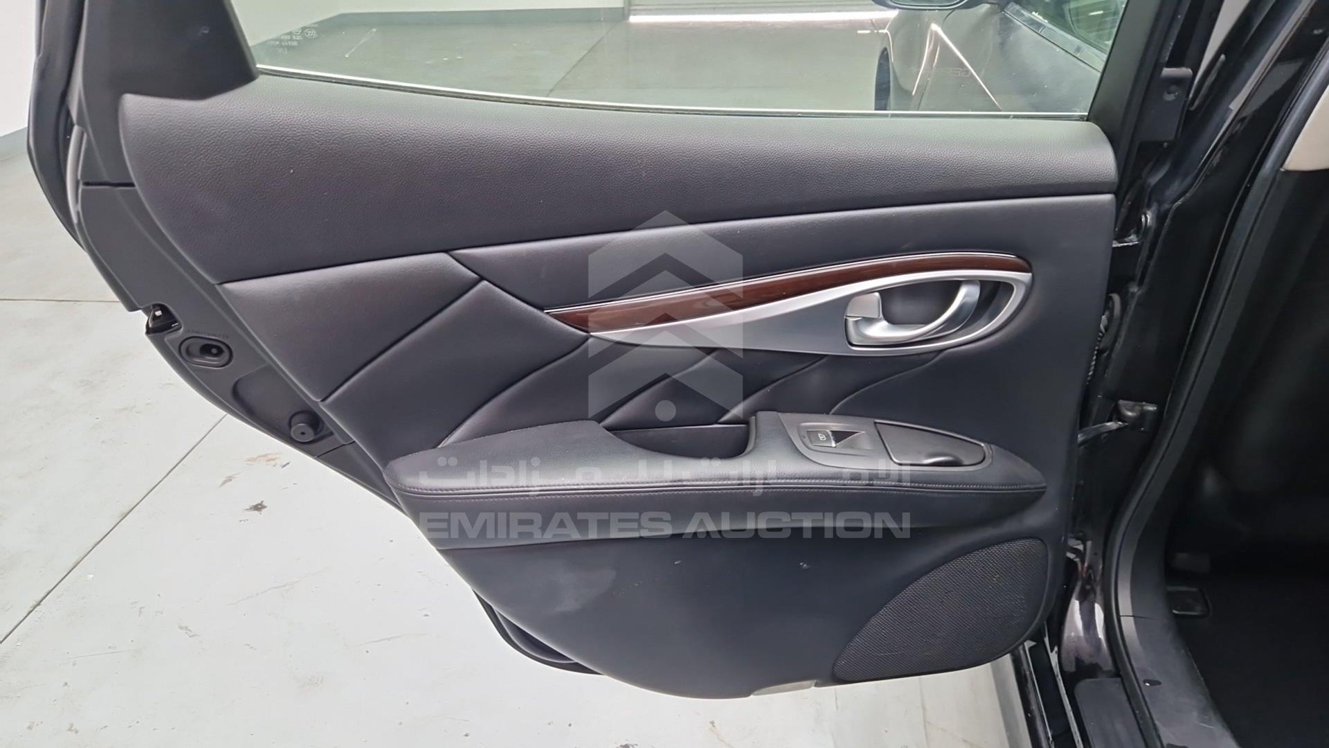 2015 INFINITI Q70 VIN: JN1BY1APXFM540348