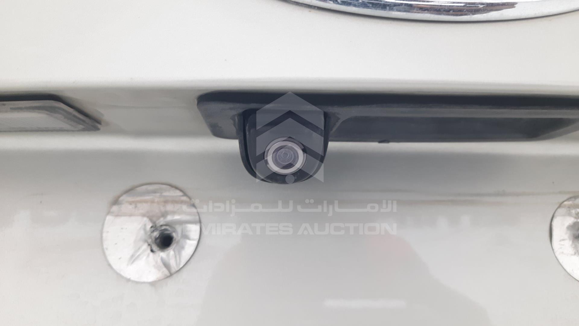 2018 HYUNDAI ELANTRA VIN: 5NPD84LF6JH235542