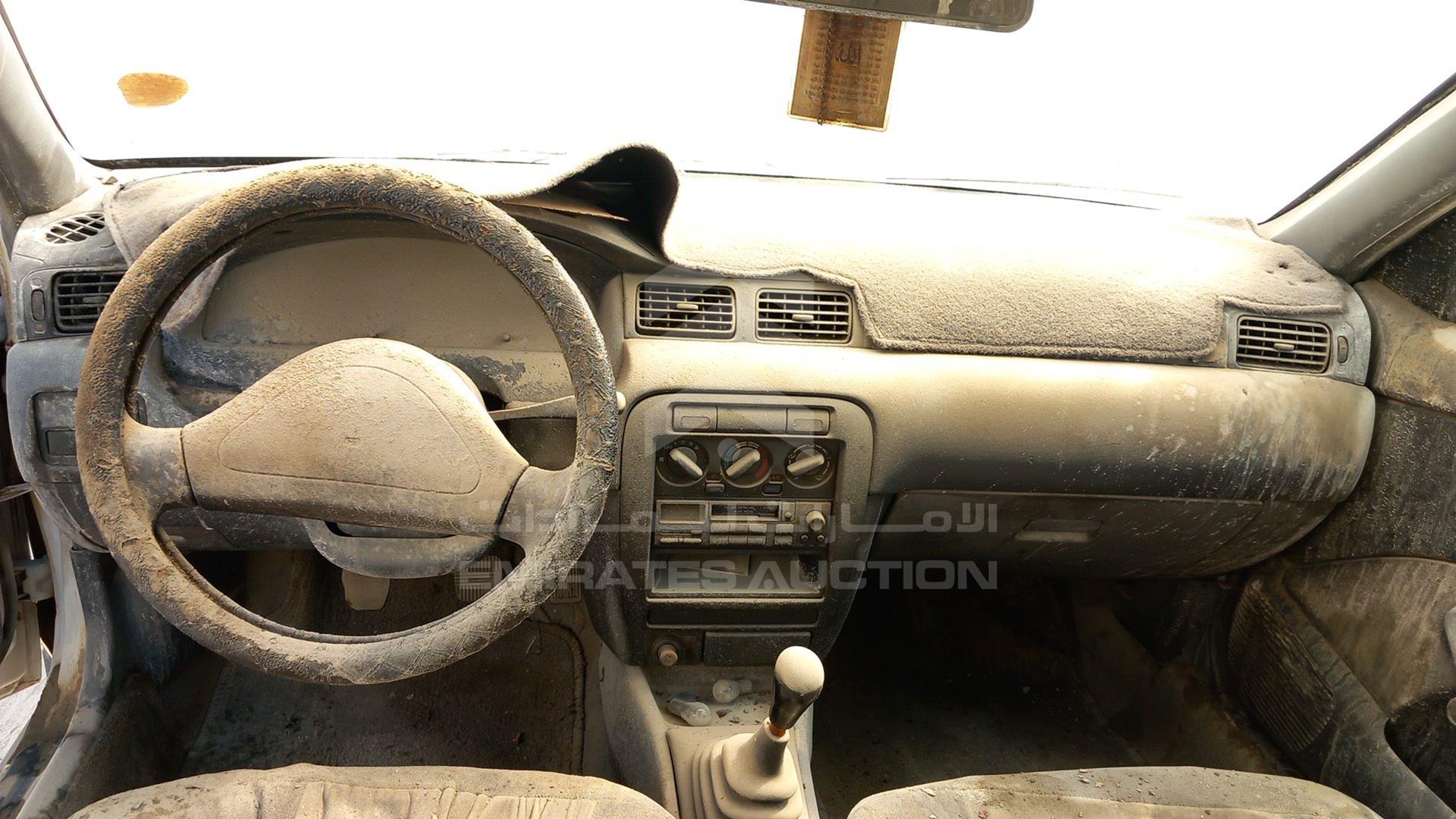 1999 NISSAN SENTRA VIN: JN1BB41S8XW002552