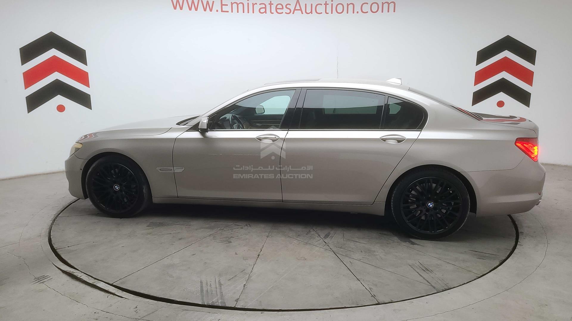 2010 BMW 750 VIN: WBAKB8108AC342700