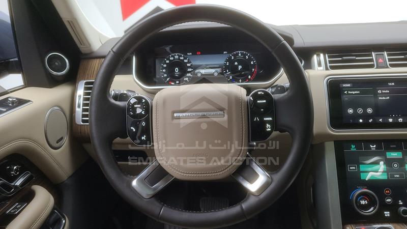 SALGA2BV6JA380966 Auction: EmiratesAuction Lot: 405807 SALGA2BV6JA380966 Range Rover Vogue SE 2018 BLUE Photo 20
