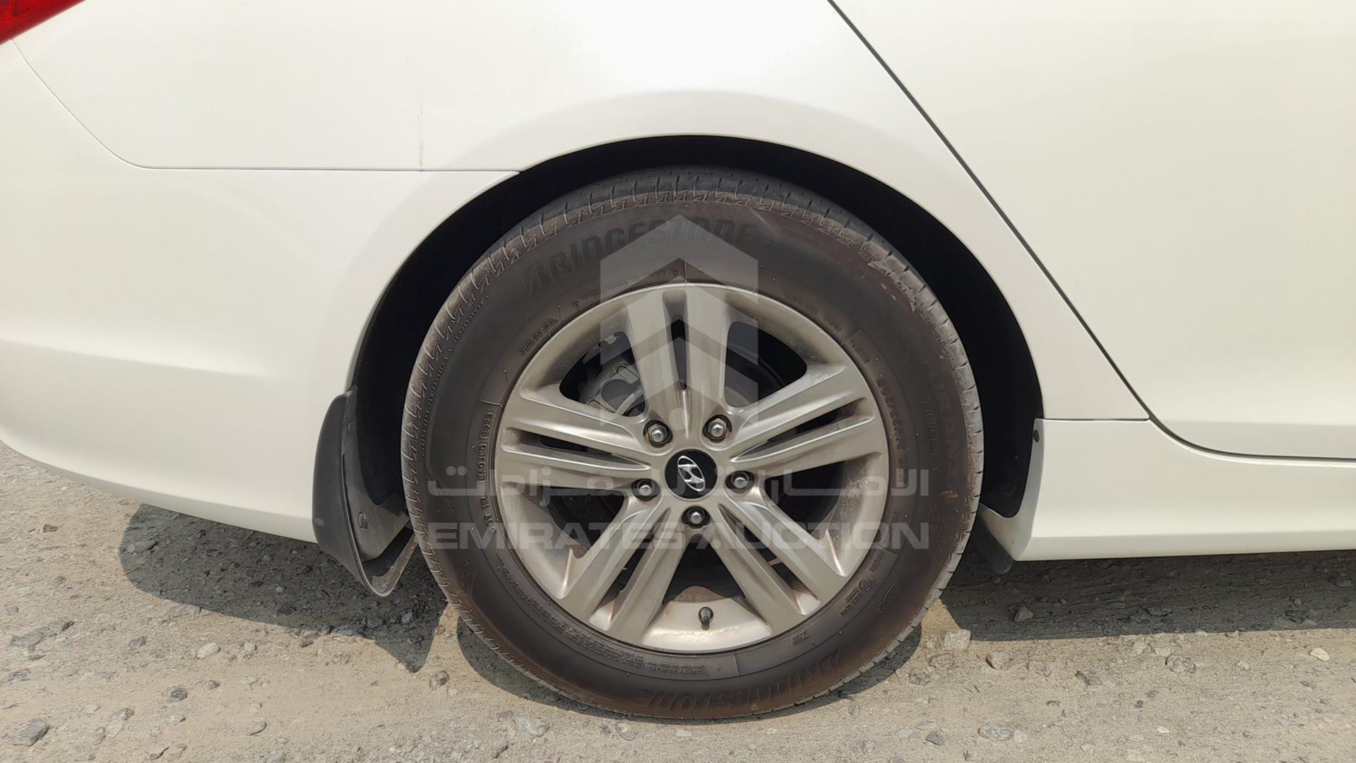 2014 HYUNDAI SONATA VIN: KMHEB41C7EA624987
