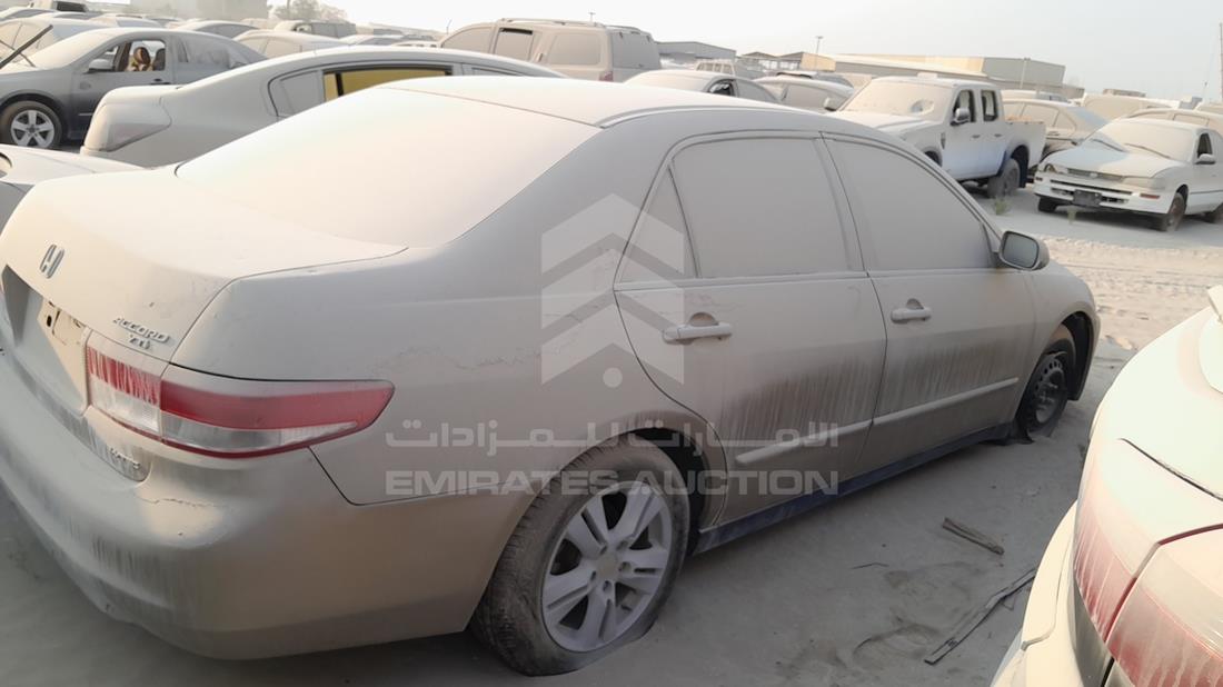 هوندا اكورد 2005 — الزاوية الخلفية اليمنى — صورة 8