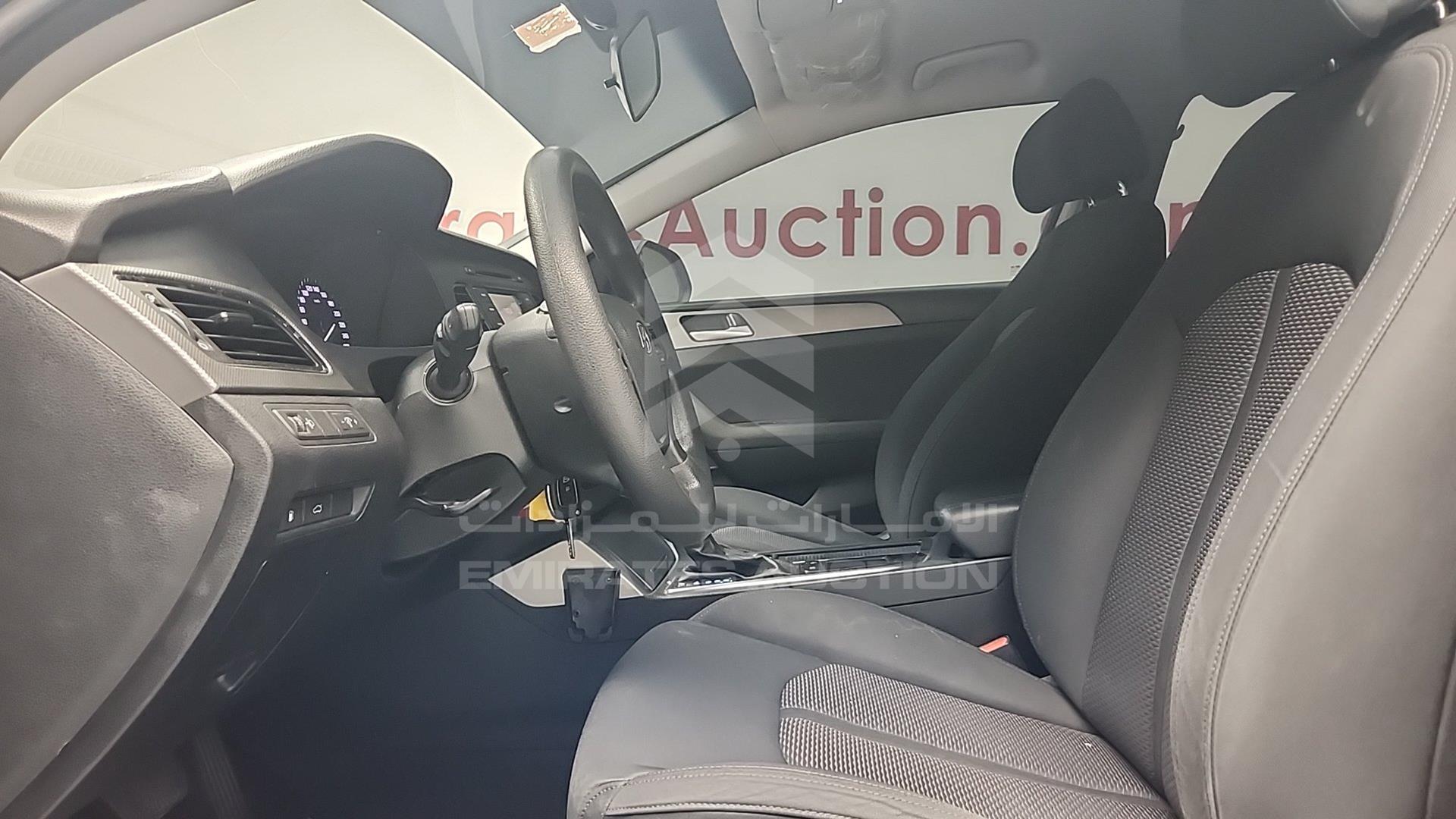 2016 HYUNDAI SONATA VIN: KMHE241G4GA109113