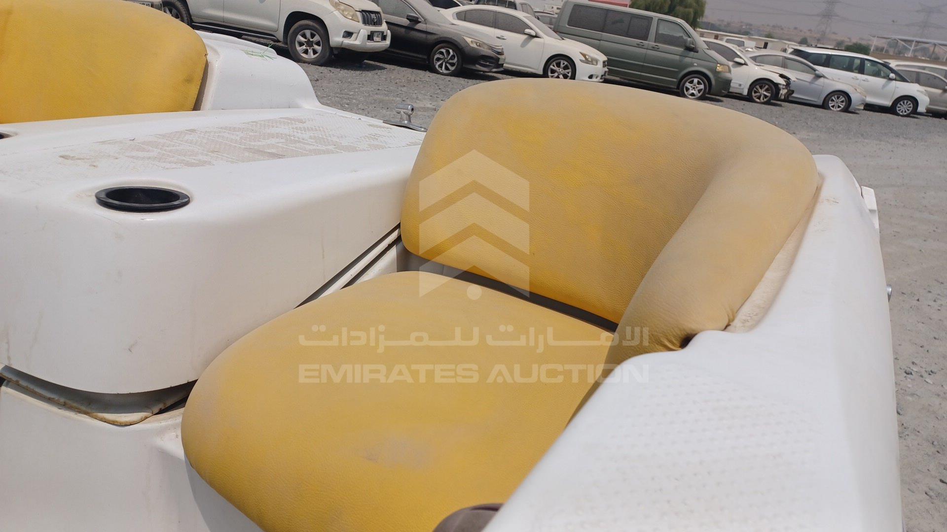 0 BOAT + TROLLEY --- VIN: JPMLIT0010236B