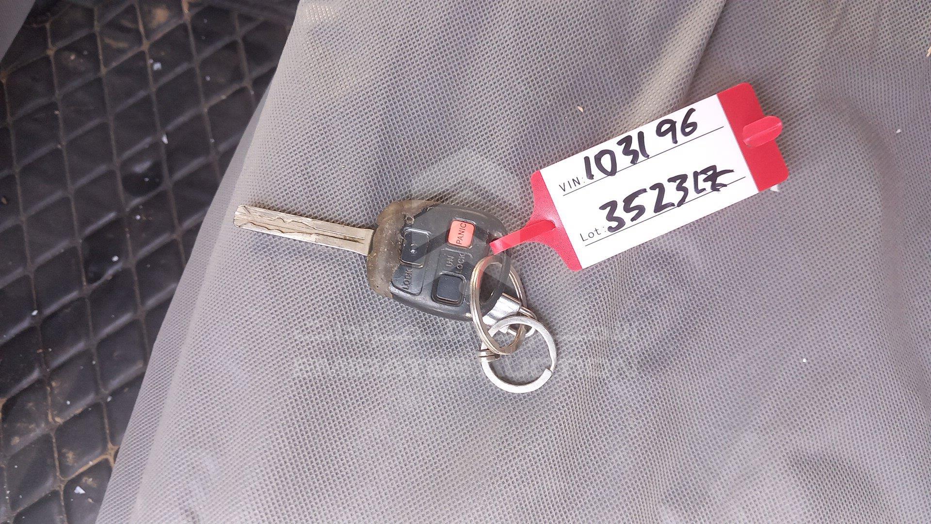 JT6HT00W6Y0103196 - 2000 Lexus LX 470 - #430726