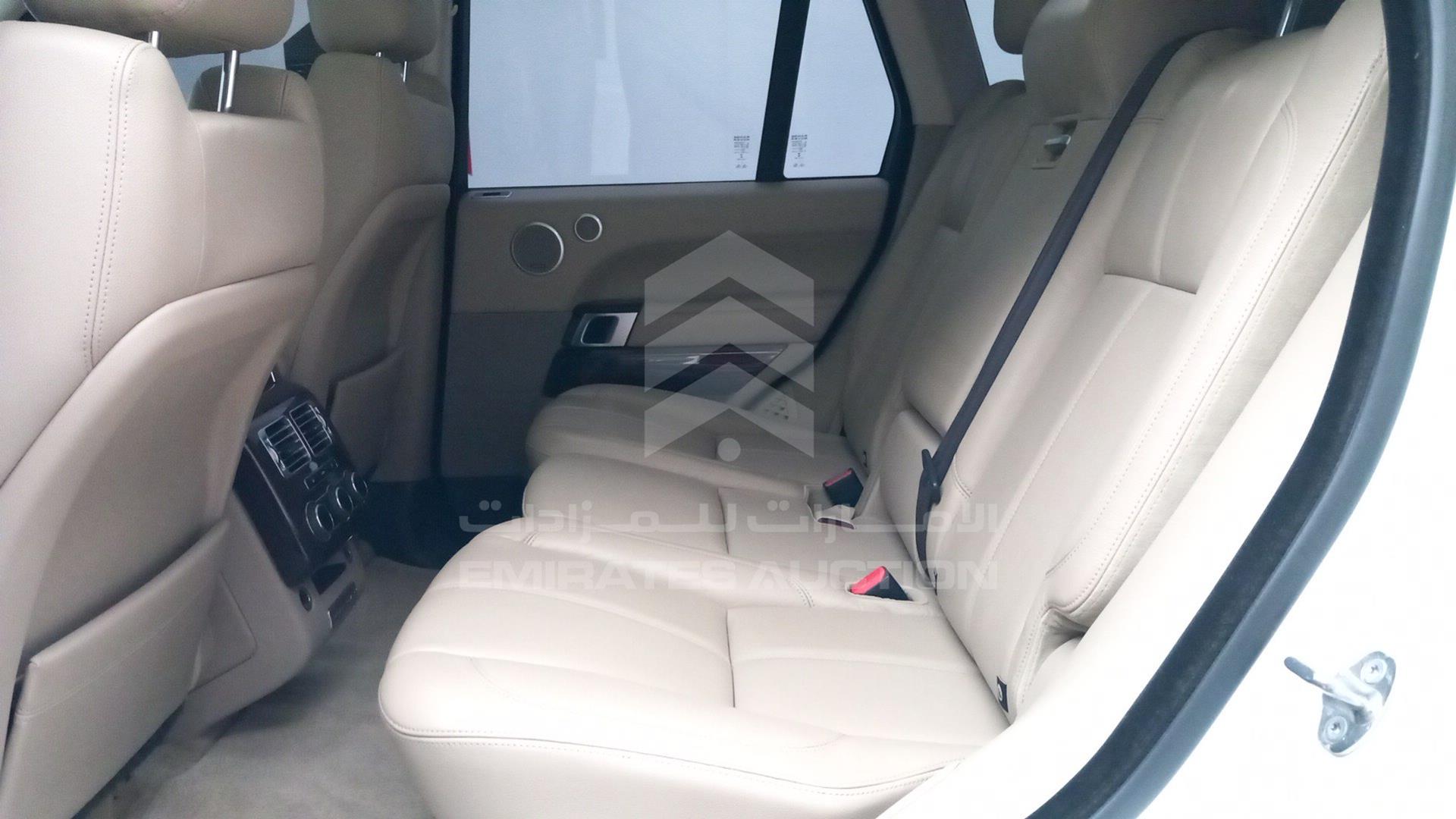 2015 RANGE ROVER VOGUE VIN: SALGA2DF3FA220010