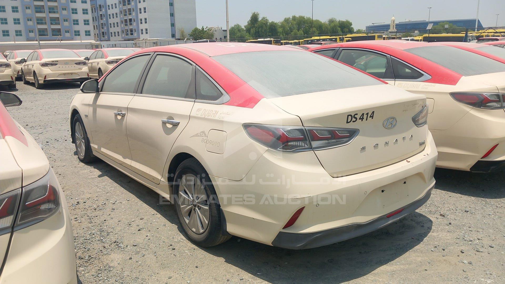 2018 HYUNDAI SONATA VIN: KMHE24136JA082064