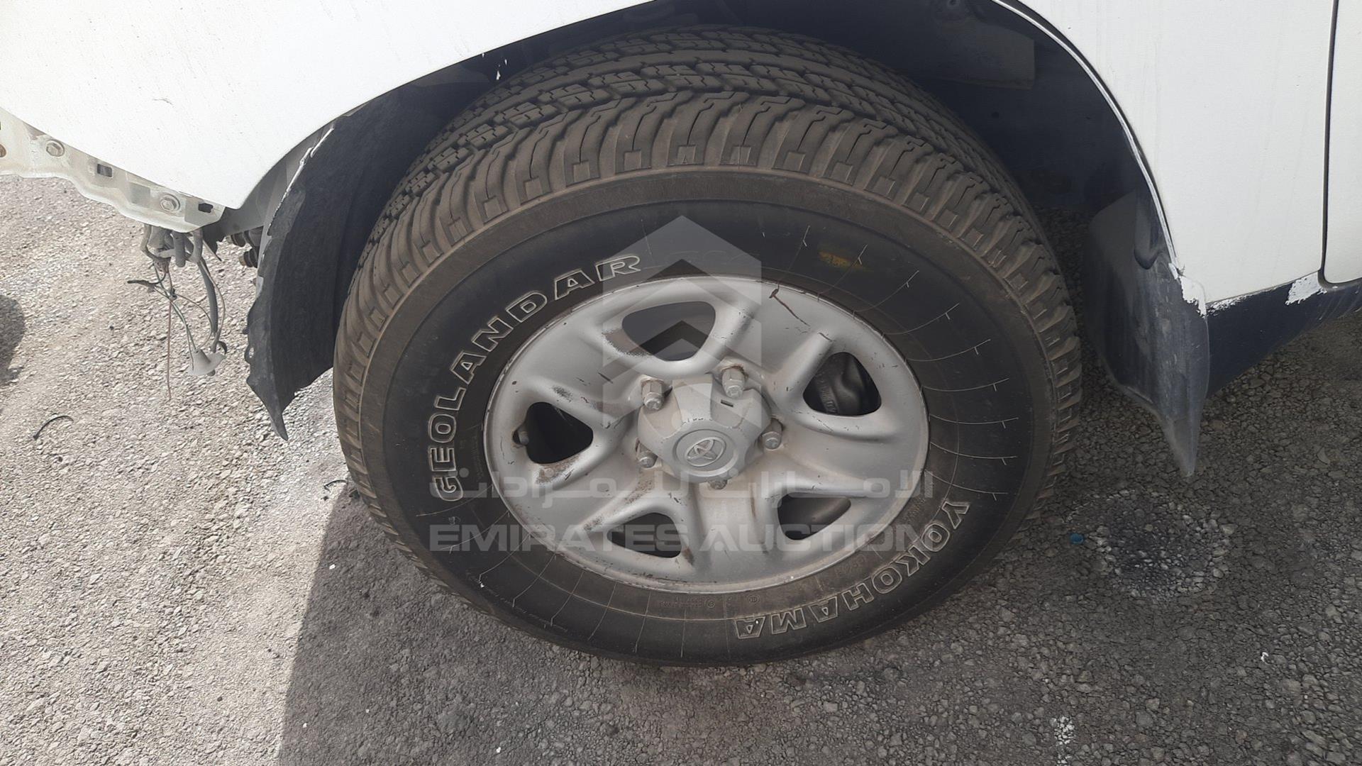 2011 TOYOTA LAND CRUISER VIN: JTMDU09J4B4032012