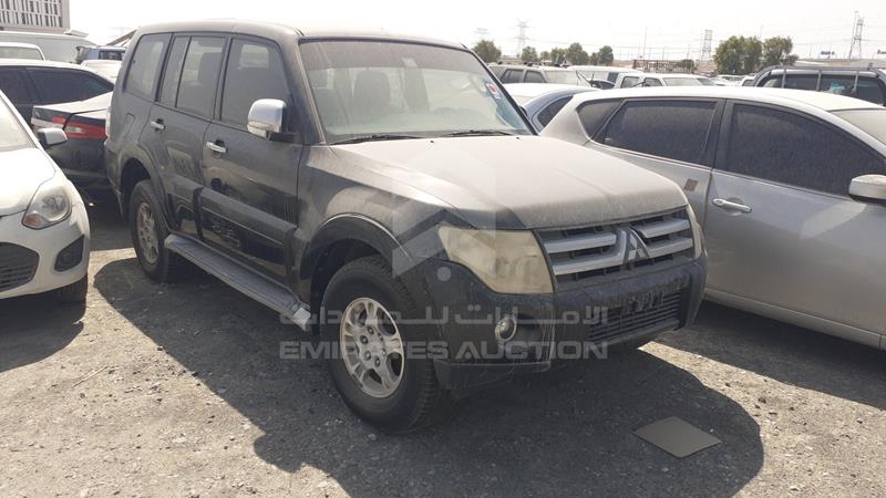 JMYLRV93W8J706001 Auction: EmiratesAuction Lot: 408570 JMYLRV93W8J706001 Mitsubishi Pajero 2008 BLACK Photo 8