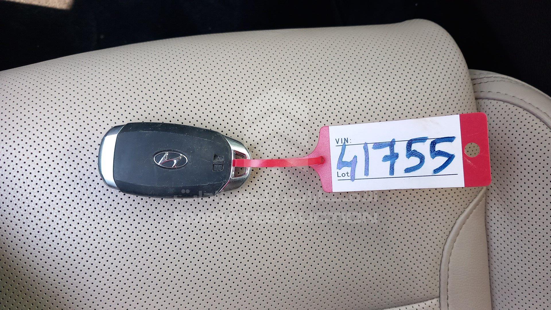 2019 HYUNDAI AZERA VIN: KMHF341F3LA277652
