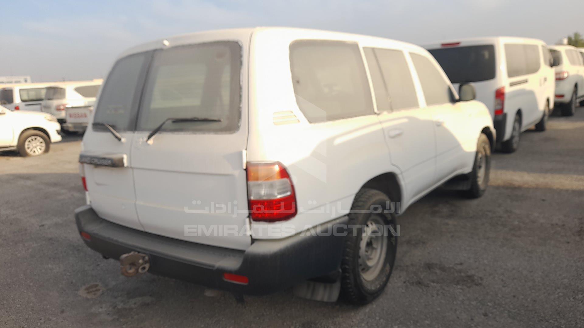 2007 TOYOTA LAND CRUISER VIN: JTGHJ01J273011004