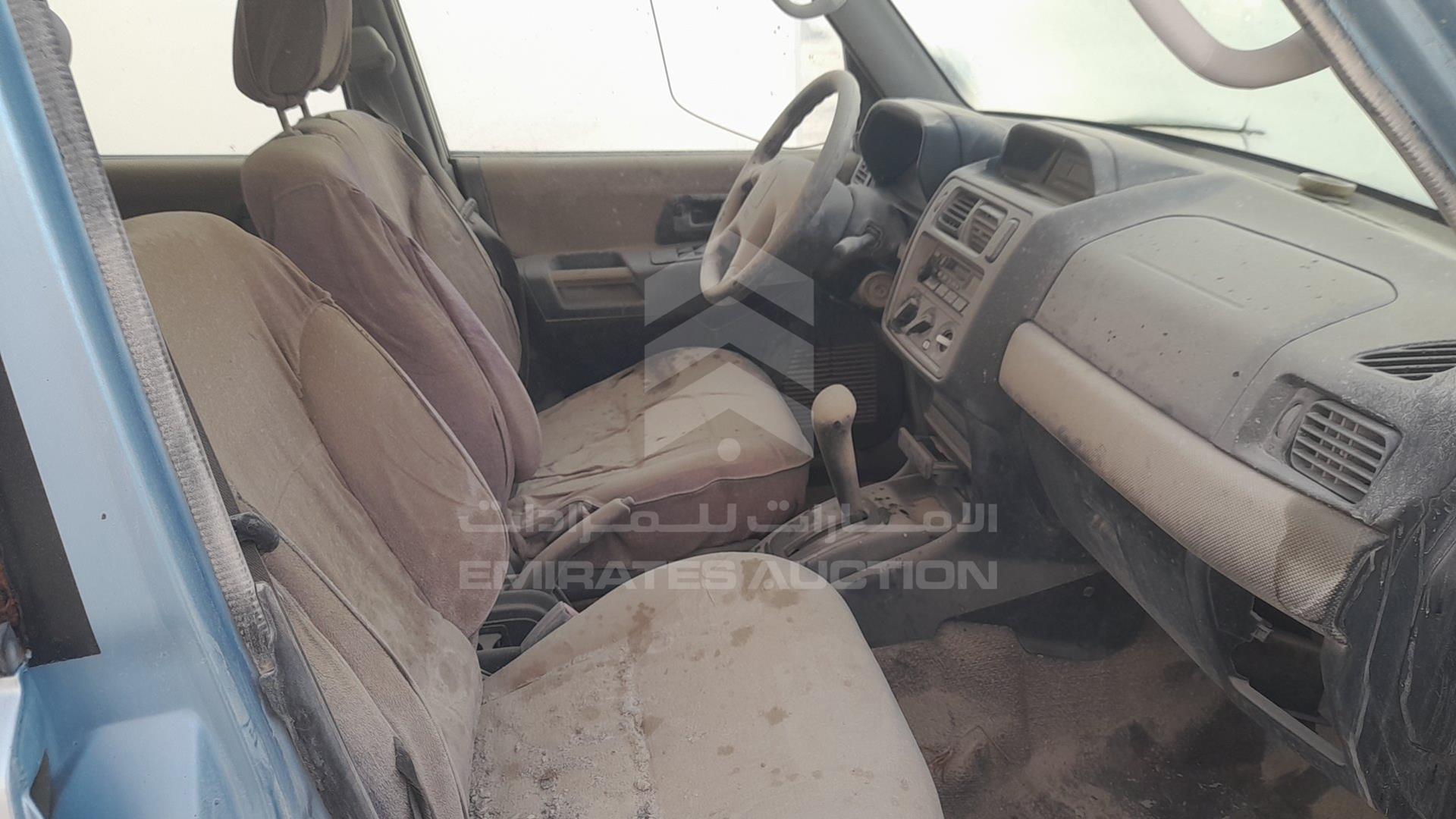 2003 MITSUBISHI PAJERO VIN: JMYLRH77W3Z704284