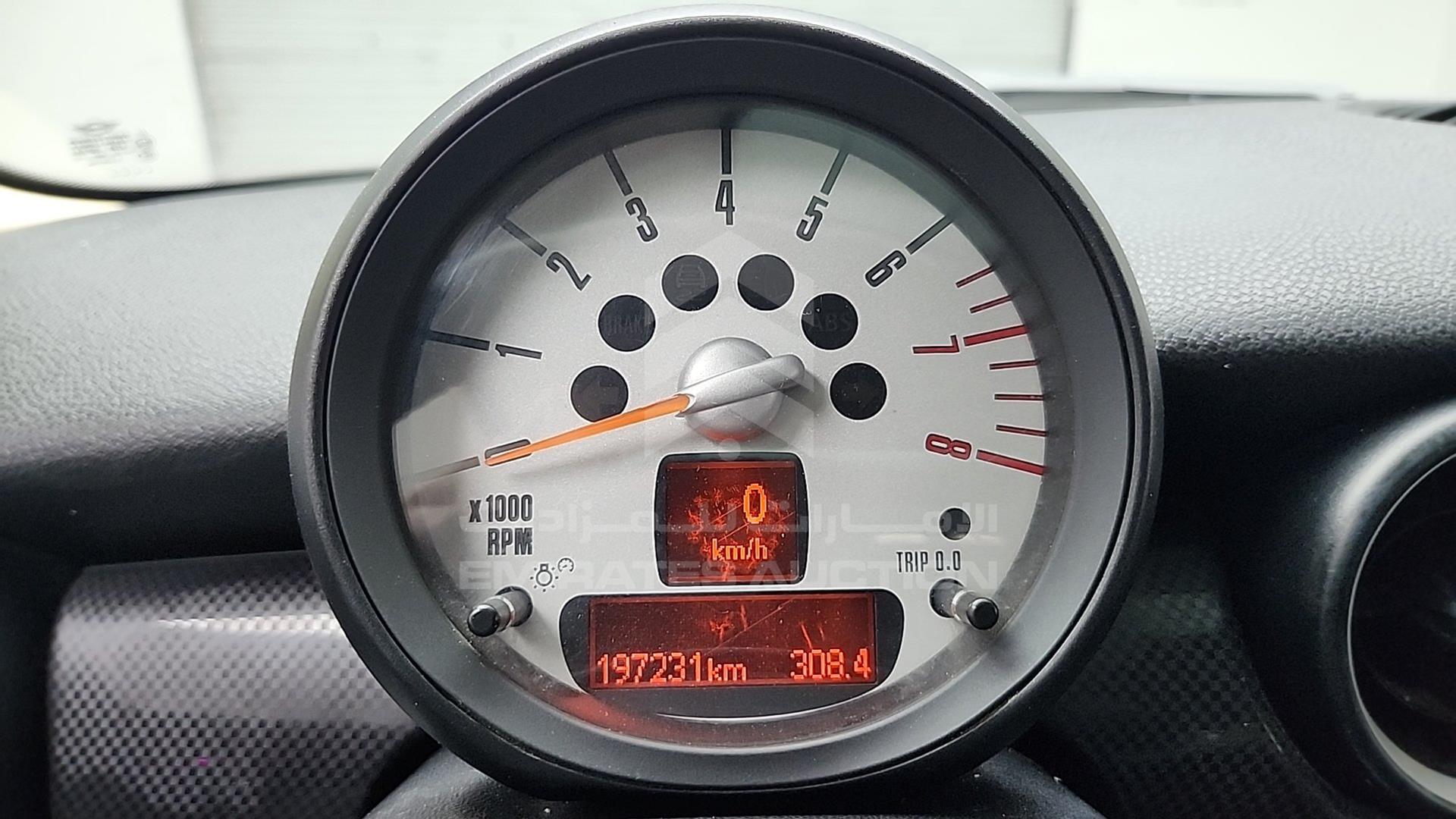 2011 MINI COOPER VIN: WMWSV3C58BTY11241