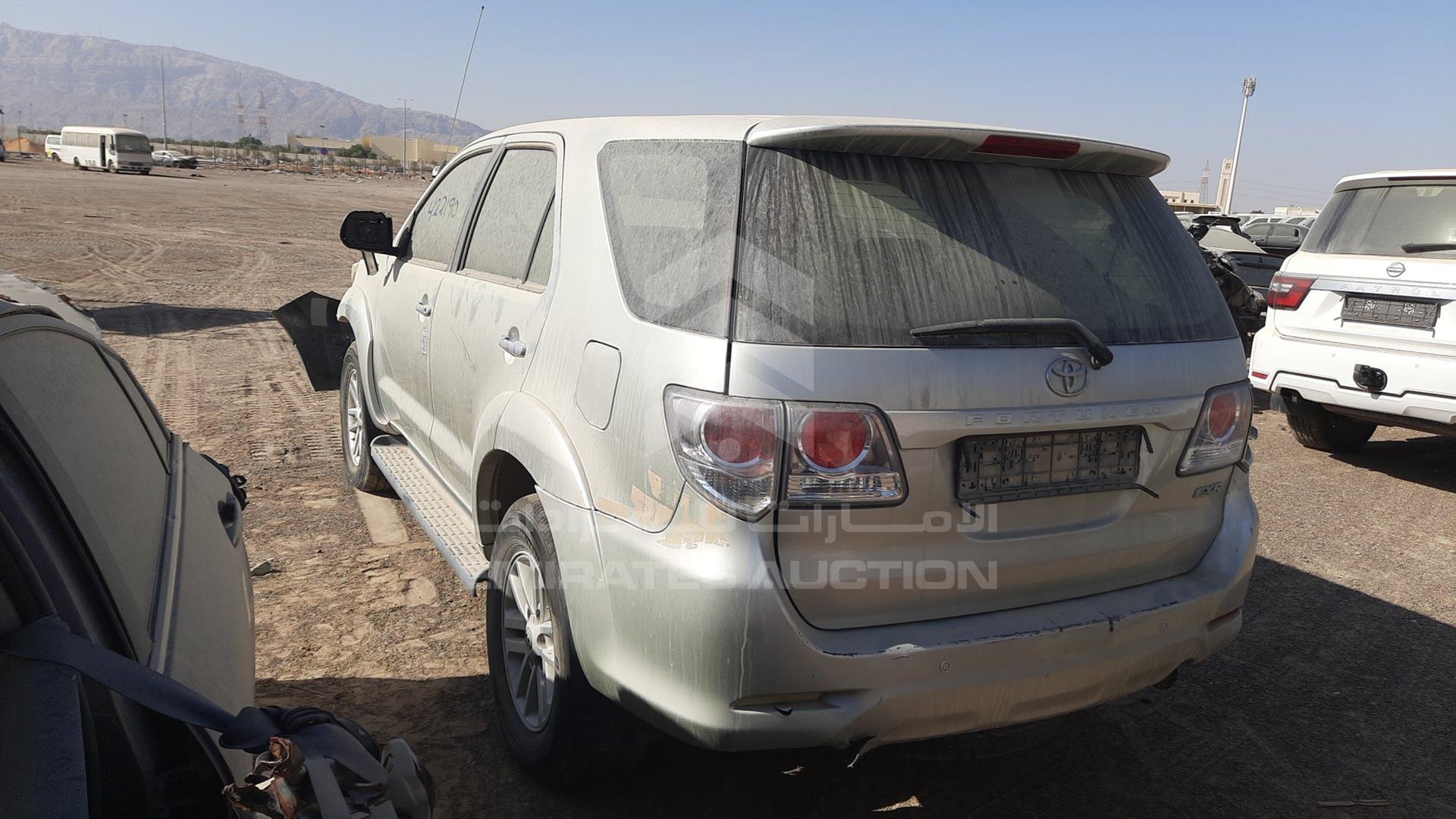 2014 TOYOTA FORTUNER VIN: MHFYX59G4E8061828