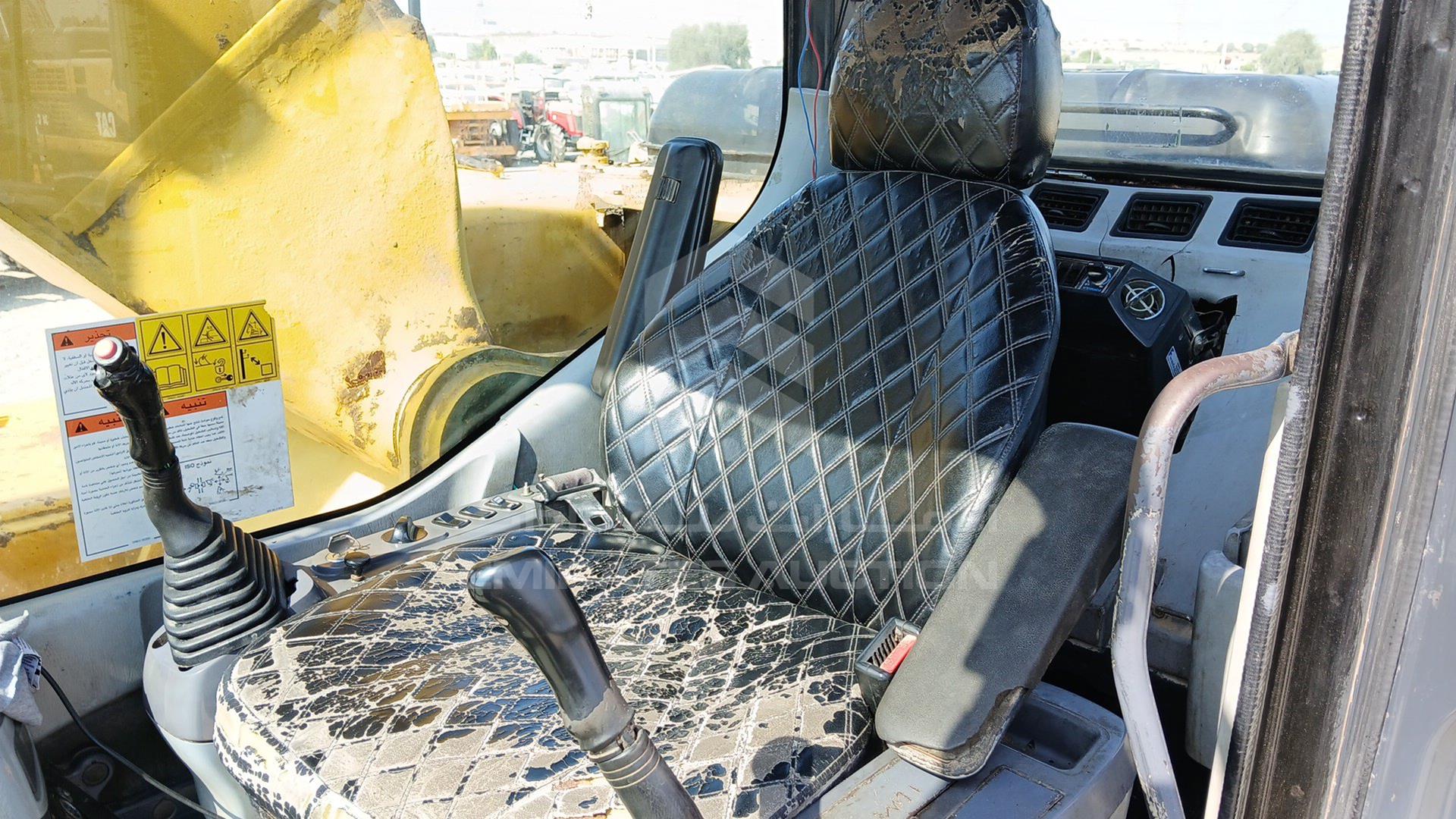 2004 KOMATSU PC220-7 VIN: KMTPC054K02060588