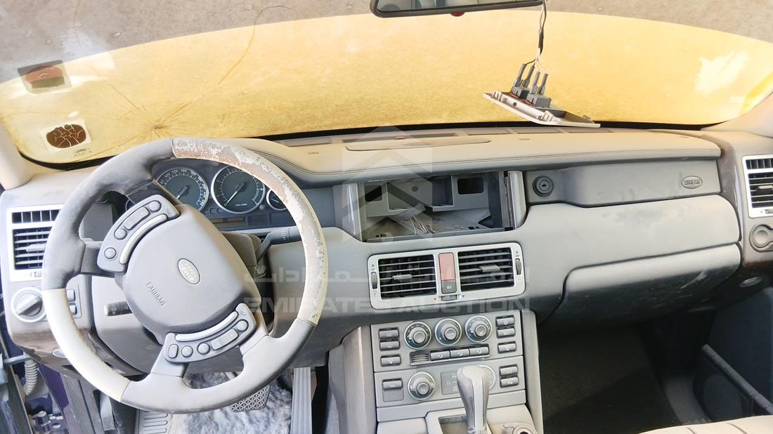2004 Range Rover Vogue — Full Dashboard View — Photo 15
