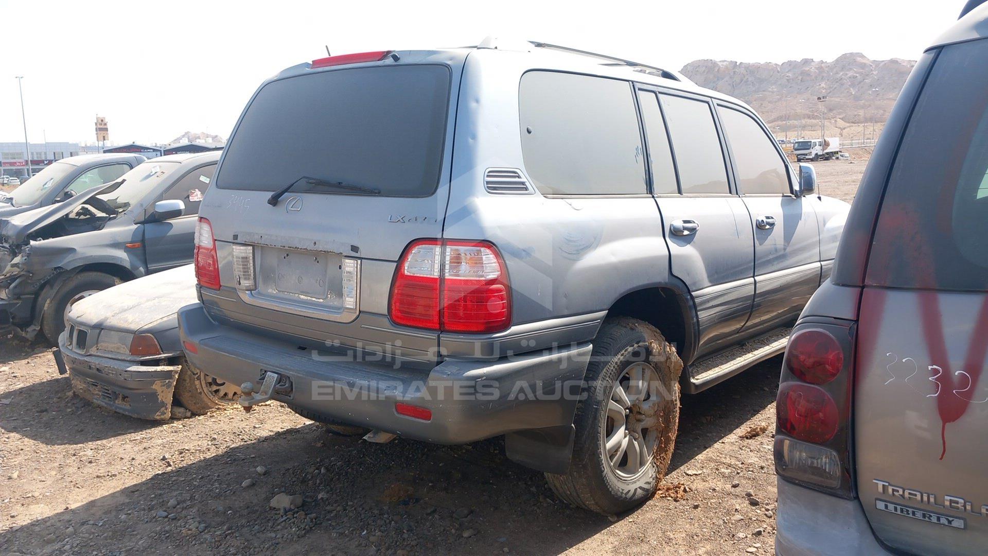 2003 LEXUS --- VIN: JTJHT00W033527521