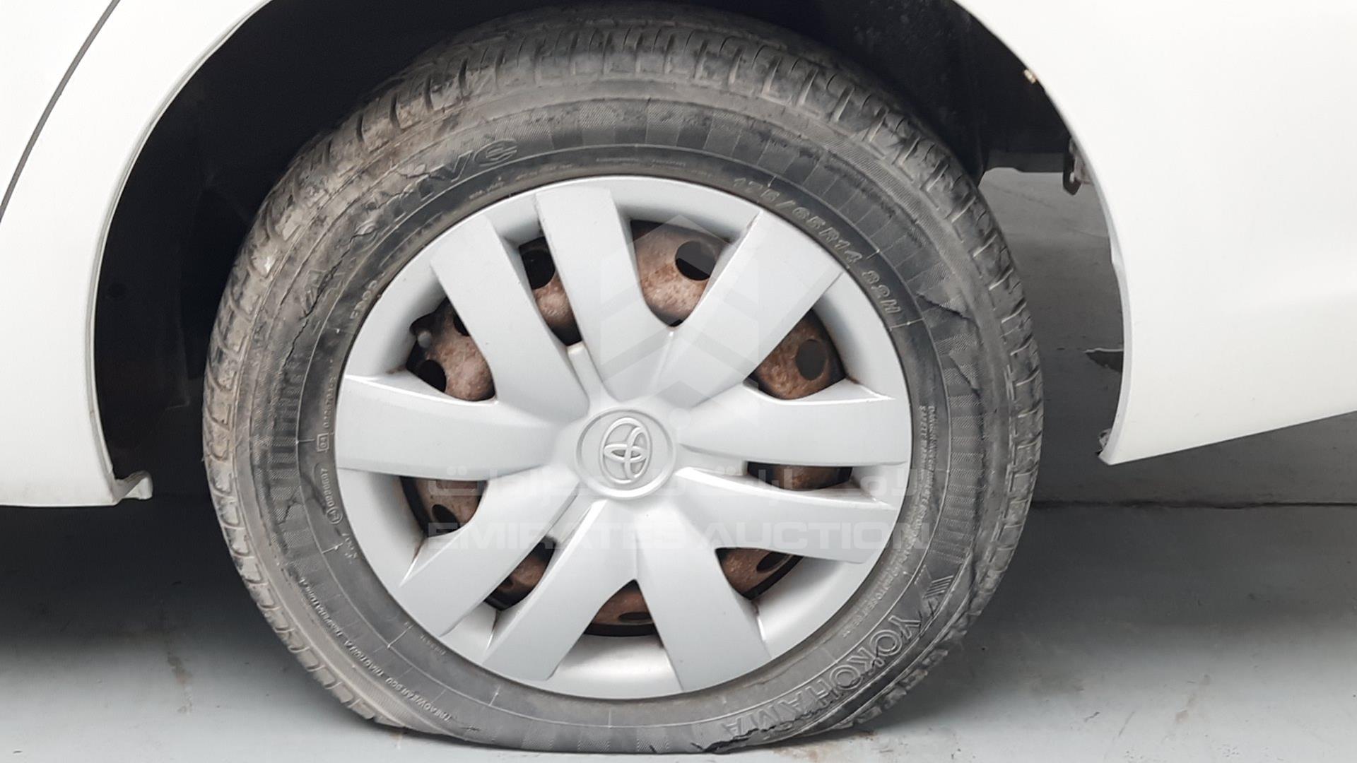 2010 TOYOTA YARIS VIN: JTDBW9232A1188342