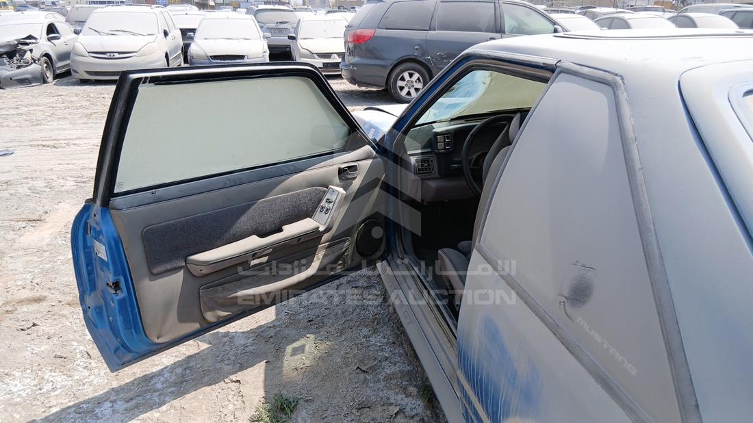1990 Ford Mustang - Scrap without document — Front Left Door — Photo 10