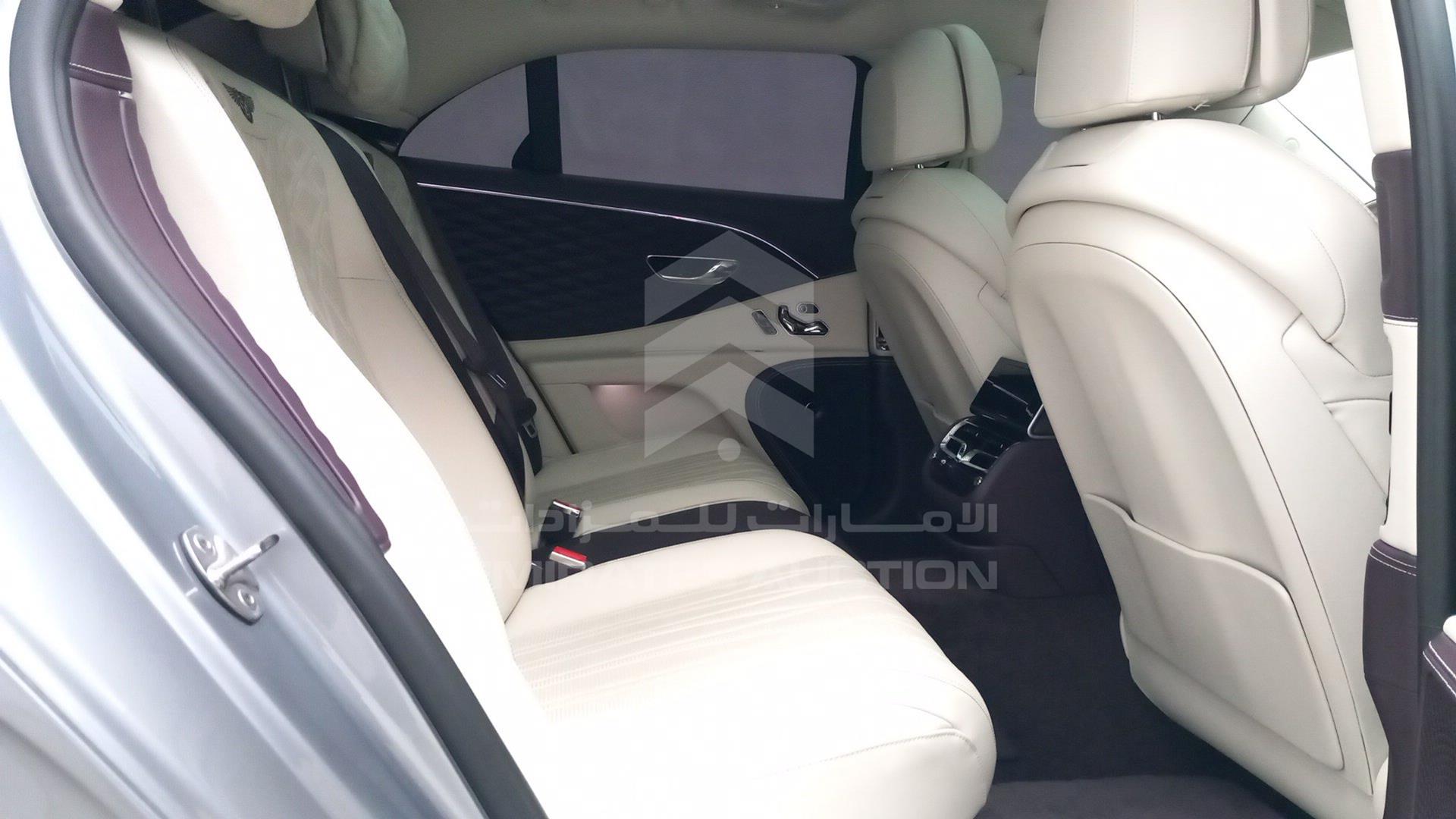 2020 BENTLEY FLYING SPUR VIN: SCBBA5ZG1LC083009