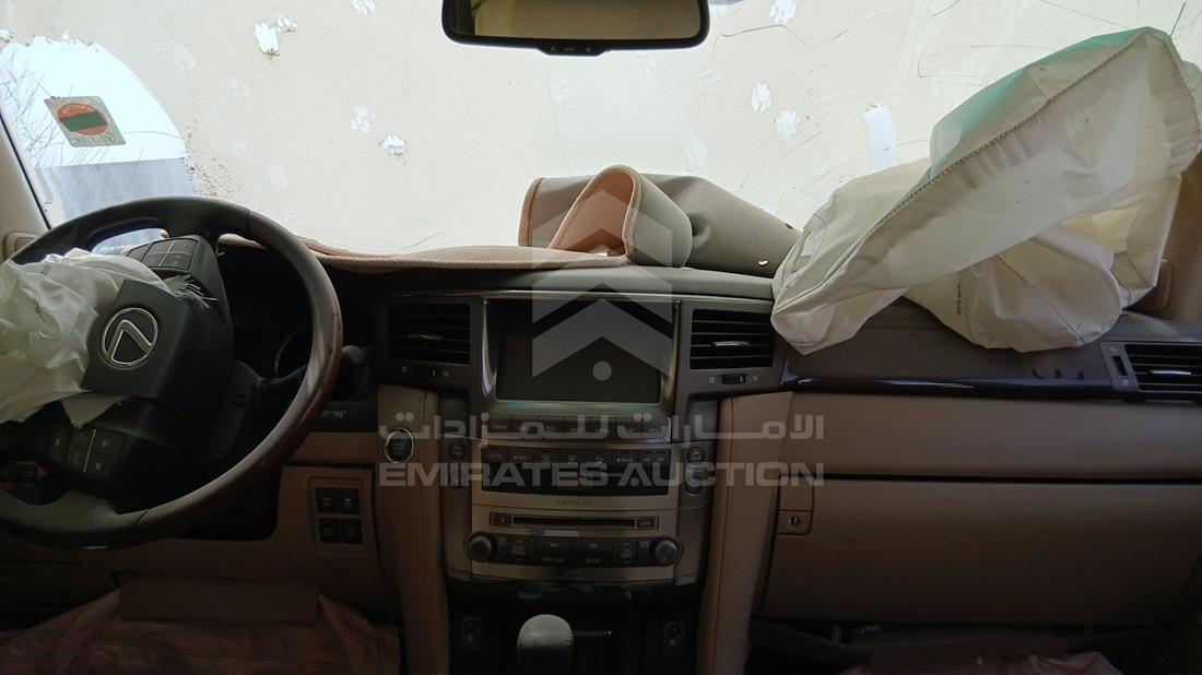 2009 Lexus LX 570 — Full Dashboard View — Photo 15