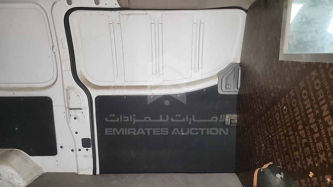 نيسان أورفان 2015 — الباب الخلفي الأيسر — صورة 13