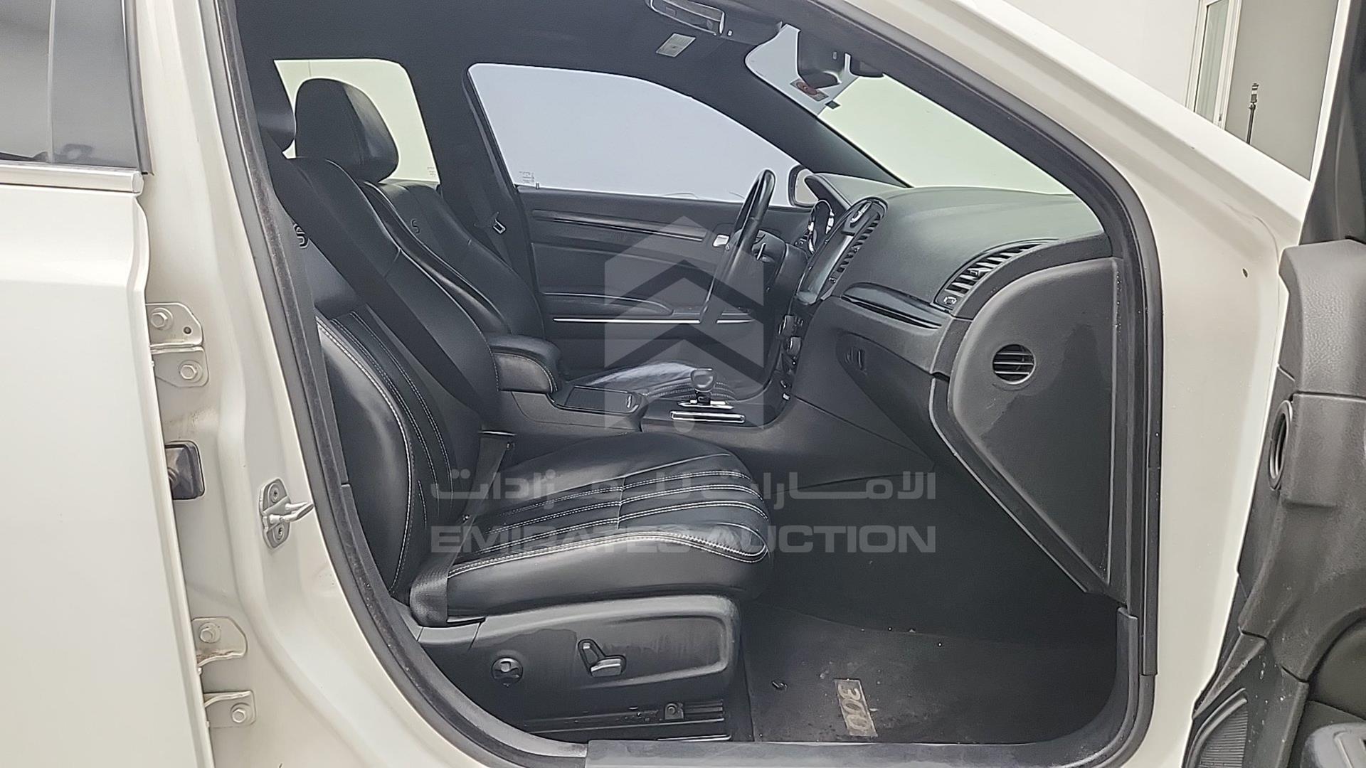 2013 CHRYSLER 300 VIN: 2C3CCABG4DH528845